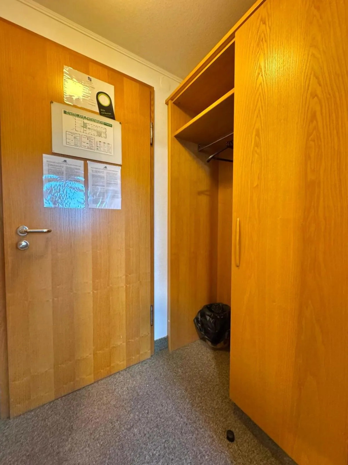 wardrobe in AR Airport Hotel Rüsselsheim