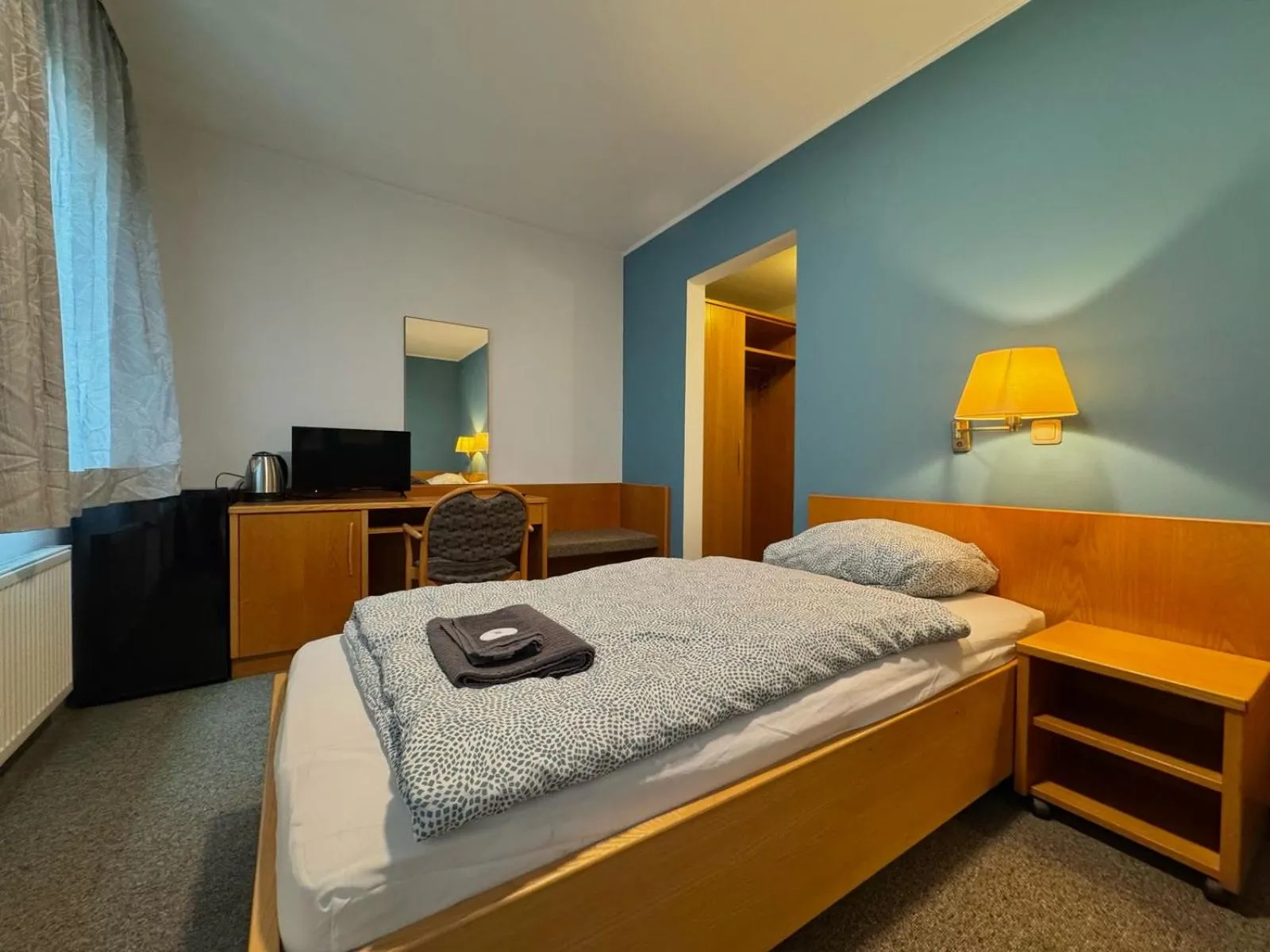Photo of the whole room, Bed in AR Airport Hotel Rüsselsheim