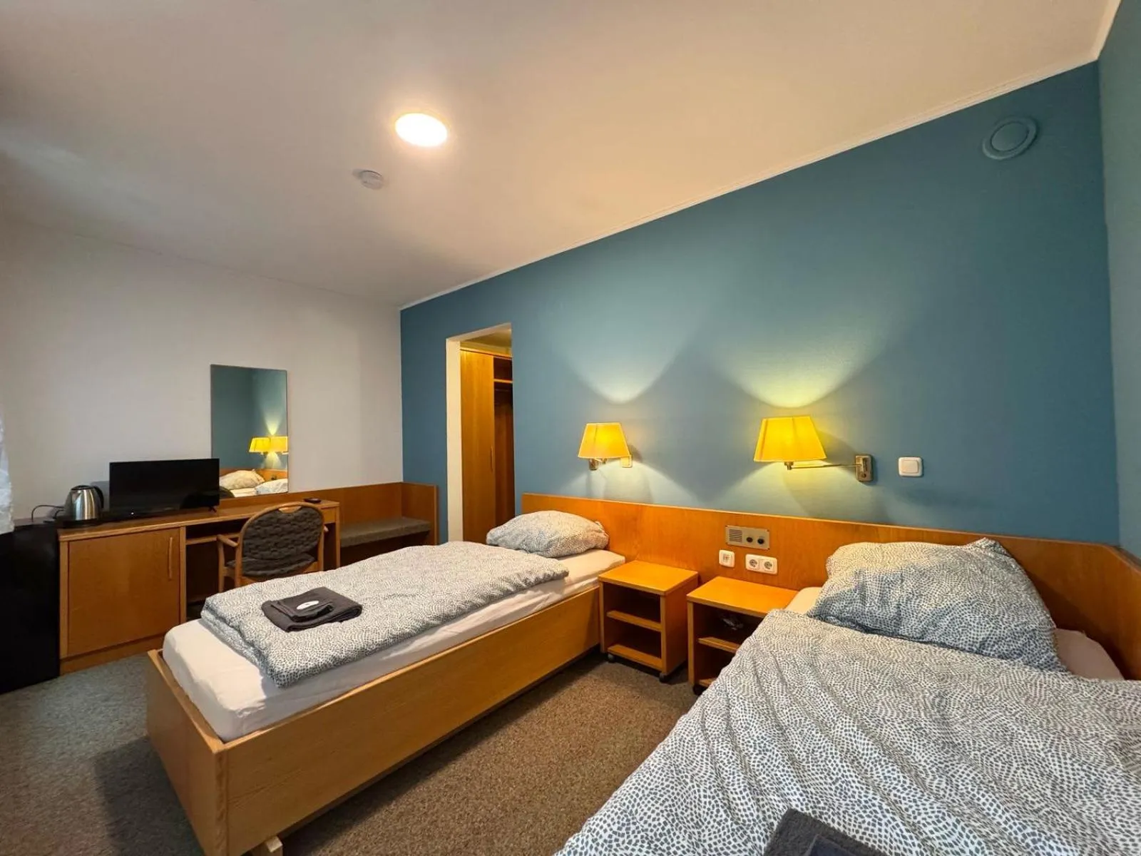 Photo of the whole room, Bed in AR Airport Hotel Rüsselsheim