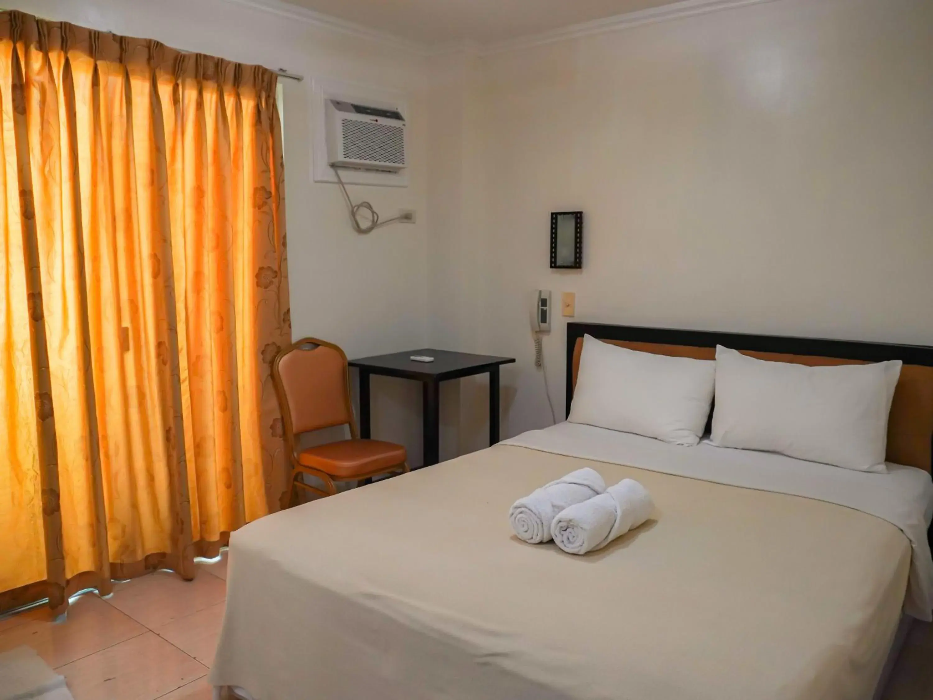 Standard Queen Room in Boracay Paradise Hotel Standard Queen Room in Boracay Paradise Hotel