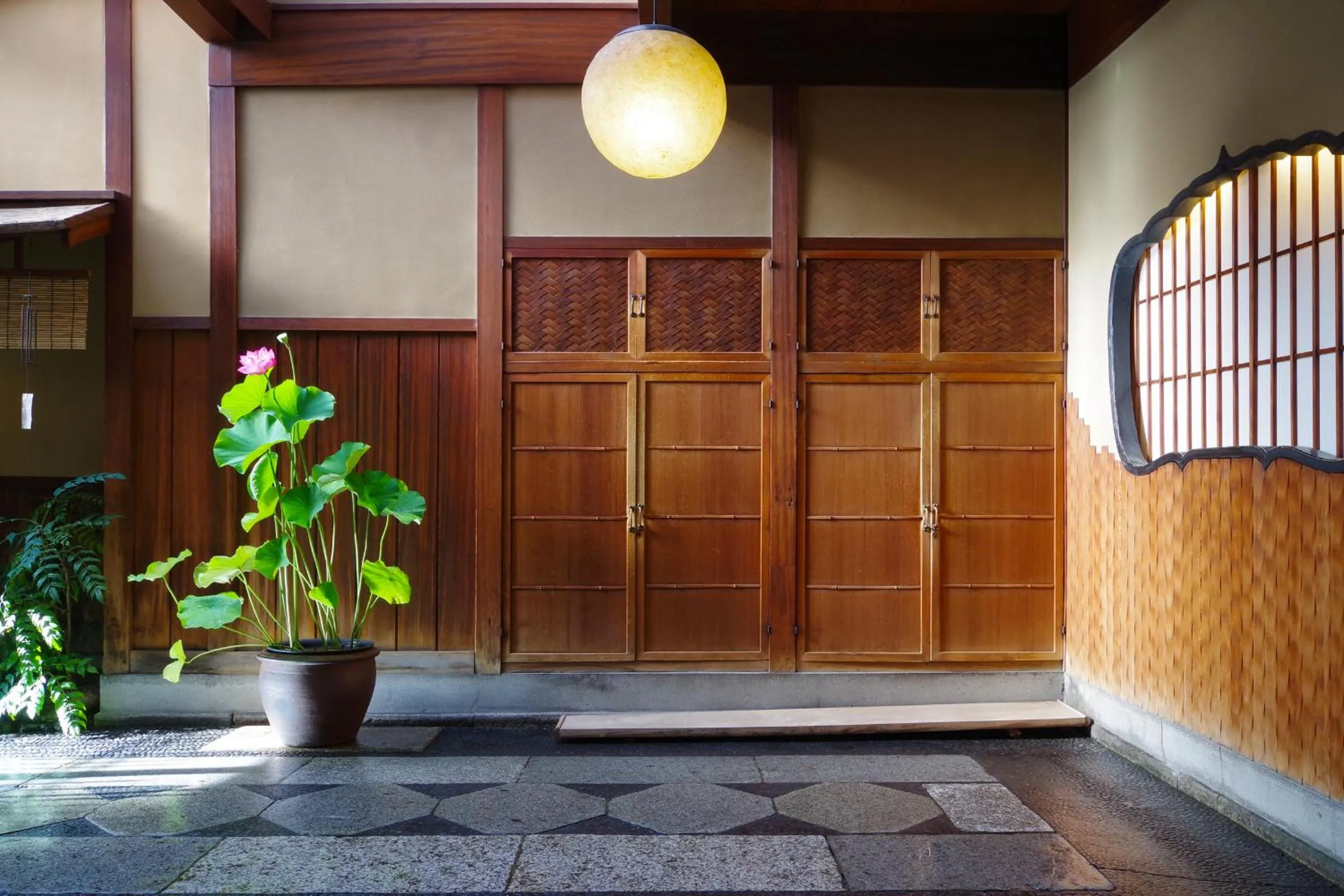 Property building in Hiiragiya