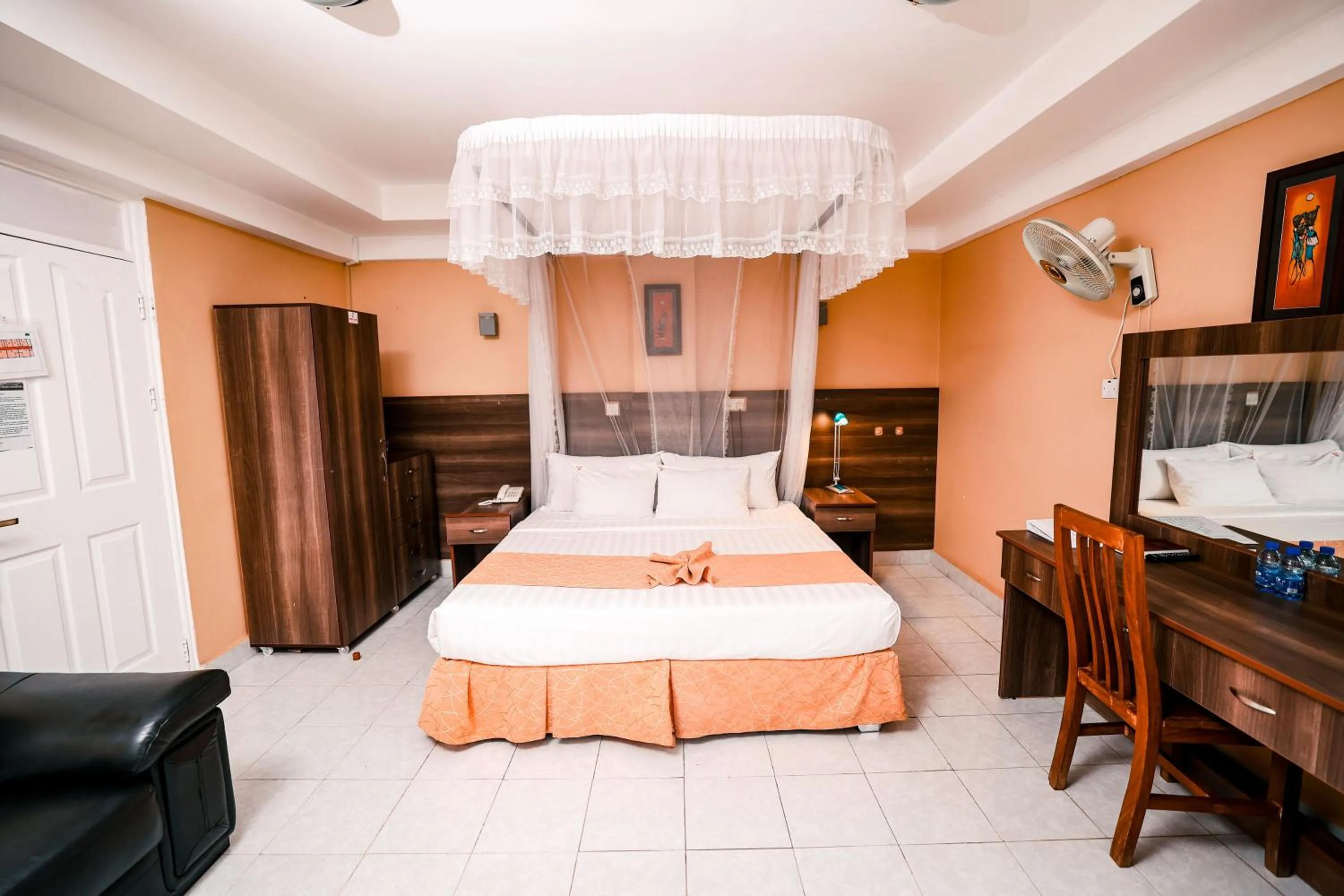 Bed in Eureka Place Hotel Kampala