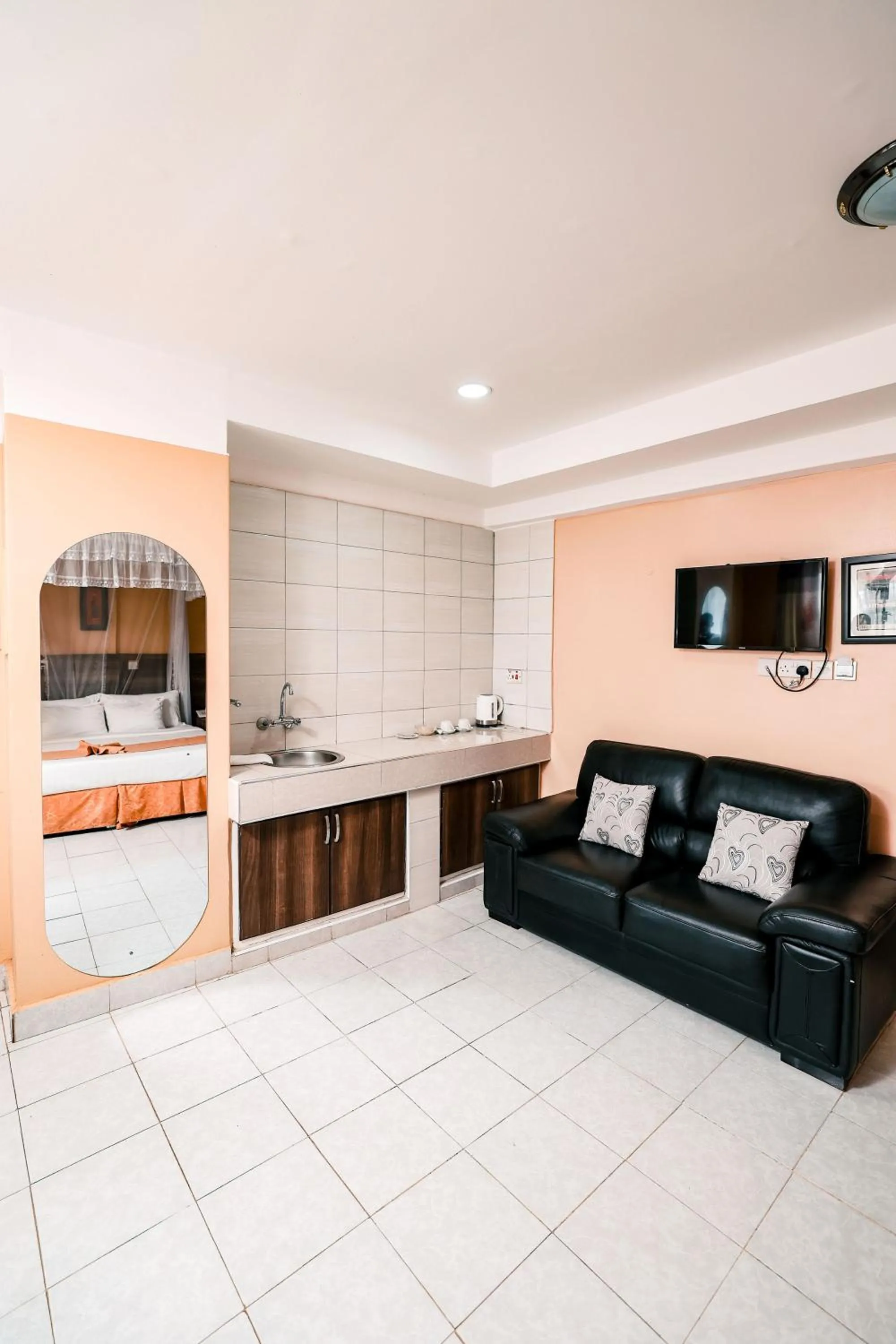 Kitchen or kitchenette in Eureka Place Hotel Kampala