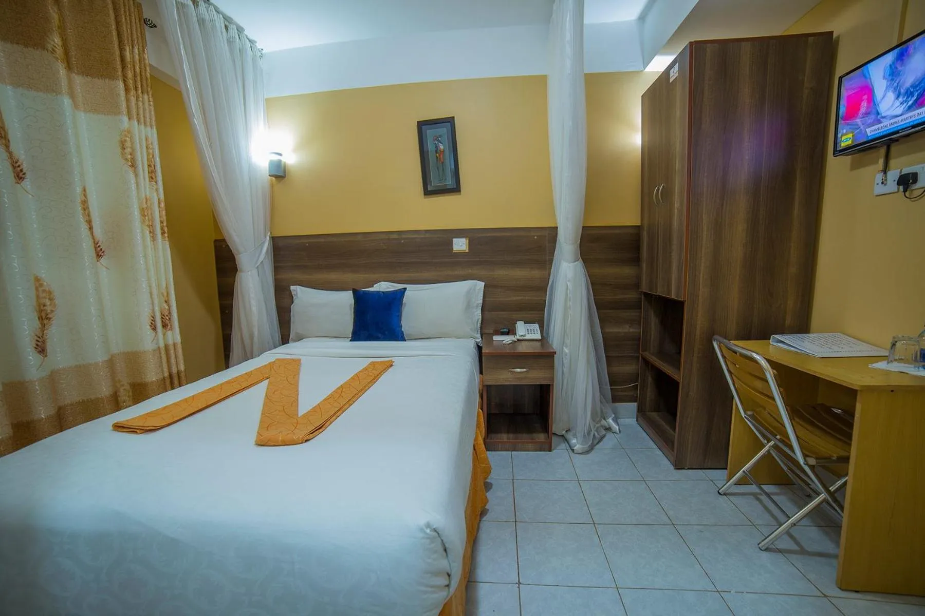 Bed in Eureka Place Hotel Kampala