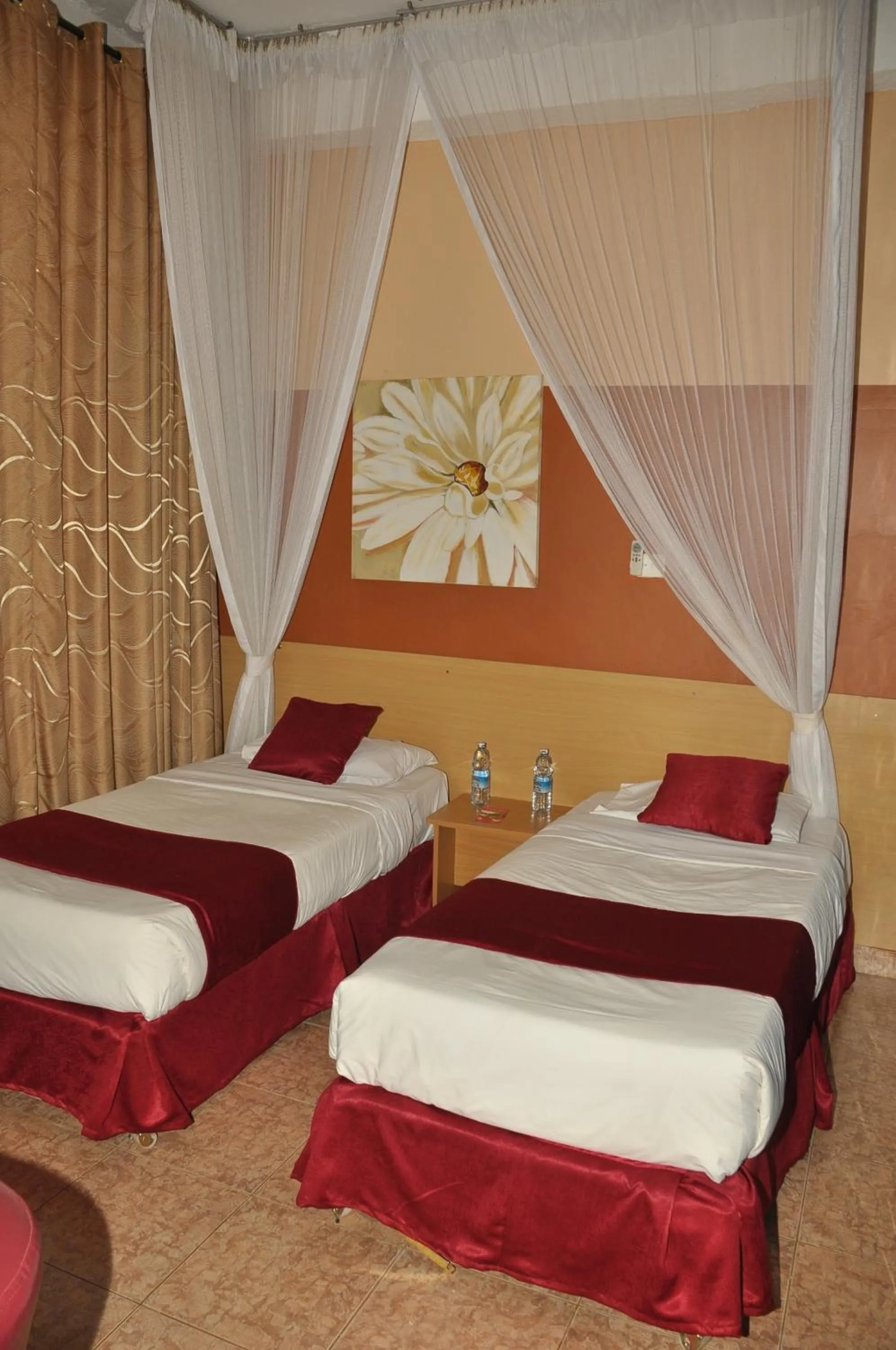 Bed in Eureka Place Hotel Kampala