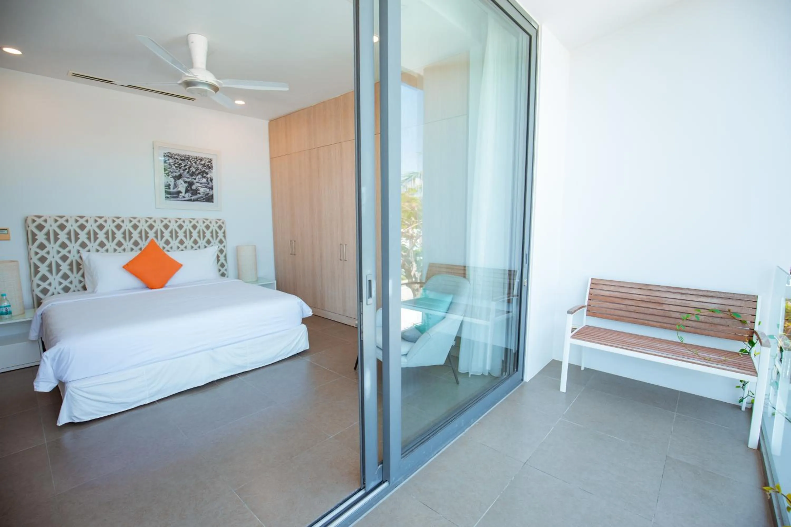 Bed in Beachfront 4 Bedrooms private pool villa Sanctuary Ho Tram resort