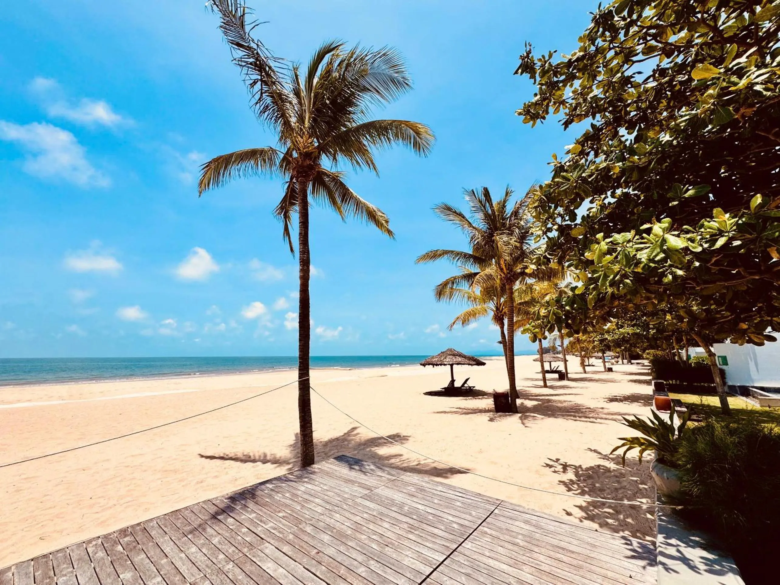 Beachfront 4 Bedrooms private pool villa Sanctuary Ho Tram resort