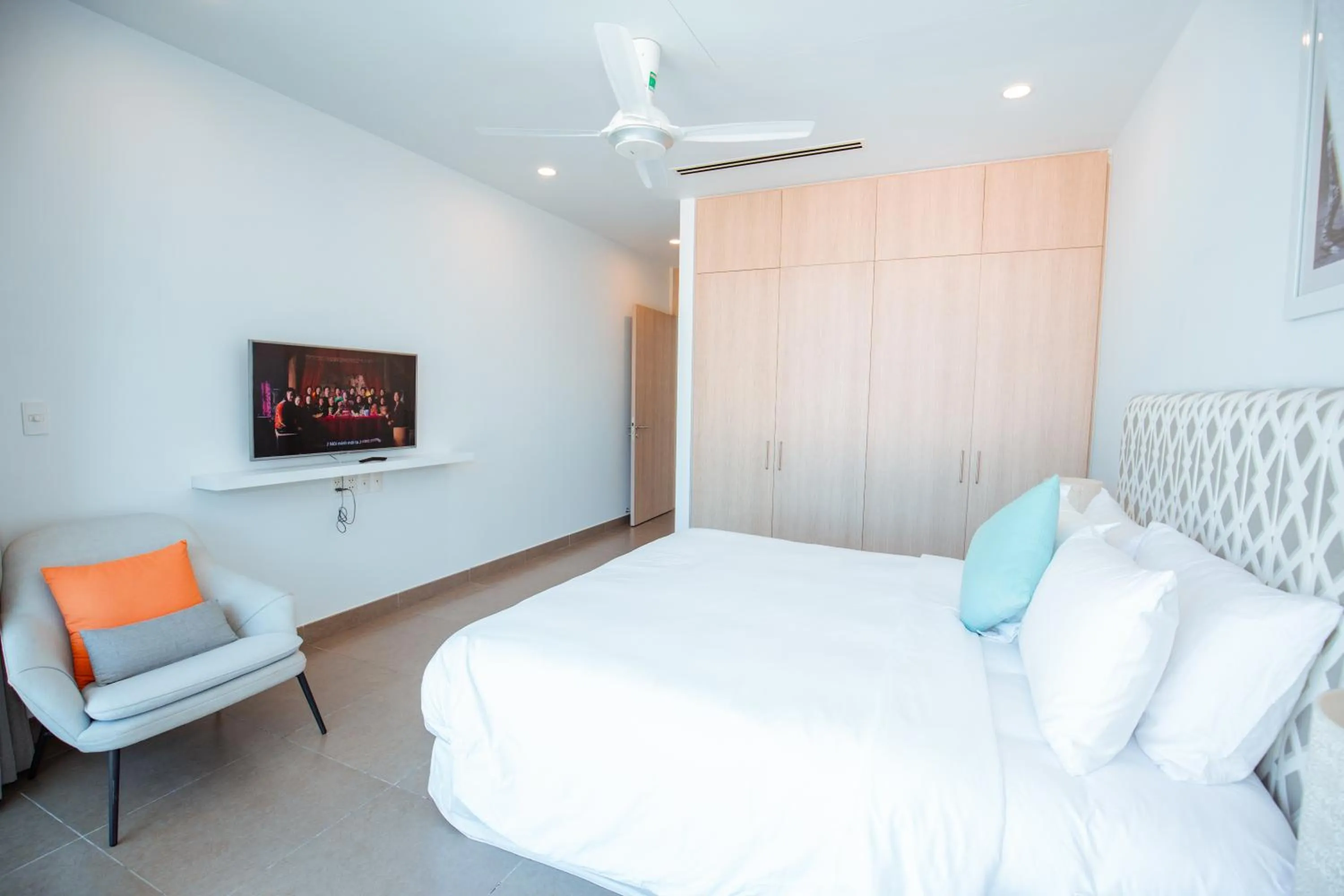 Bed in Beachfront 4 Bedrooms private pool villa Sanctuary Ho Tram resort