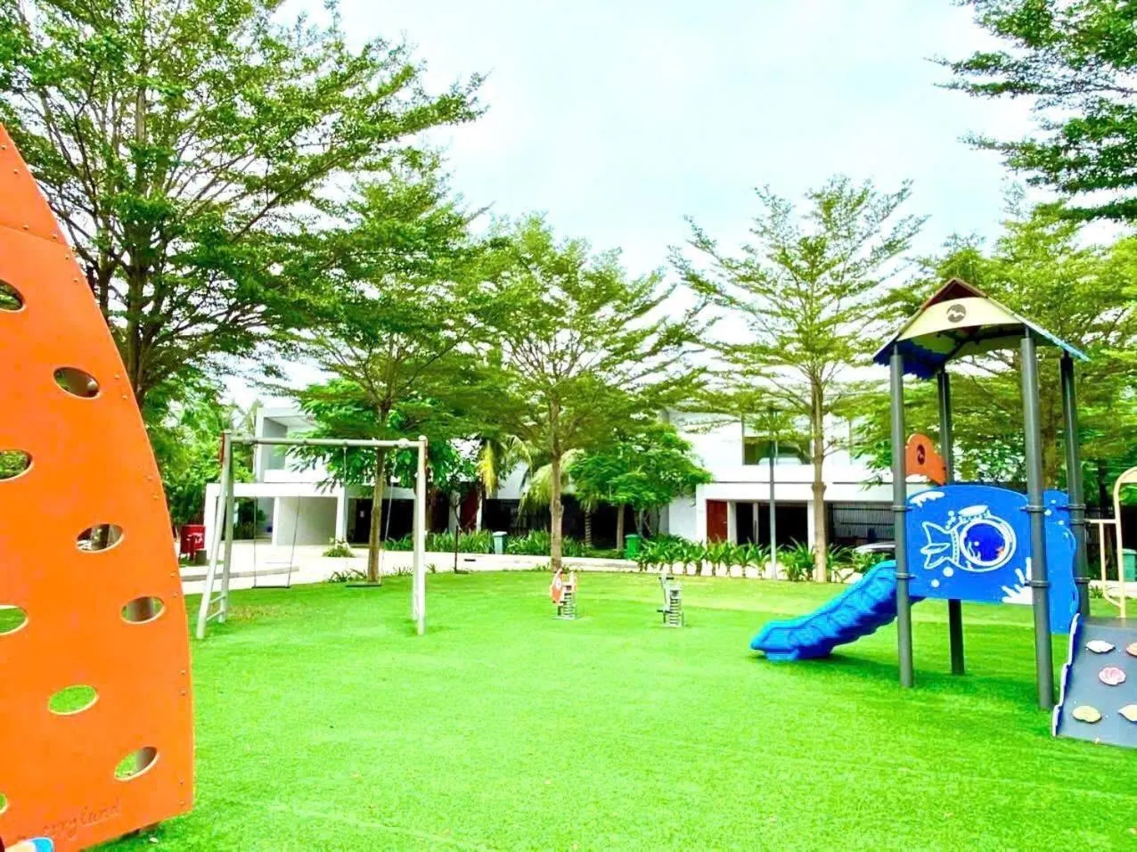 Beachfront 4 Bedrooms private pool villa Sanctuary Ho Tram resort