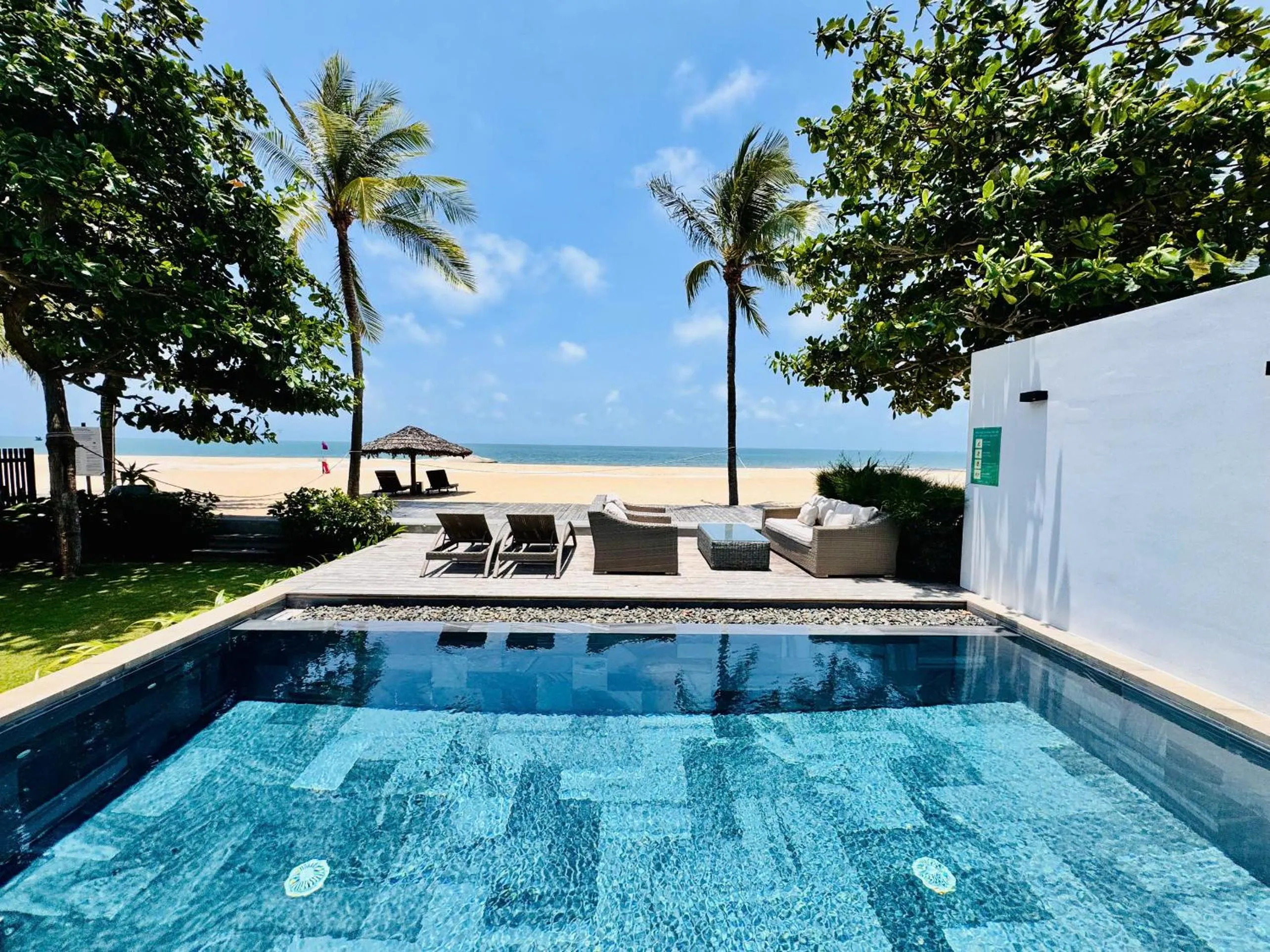 Beachfront 4 Bedrooms private pool villa Sanctuary Ho Tram resort