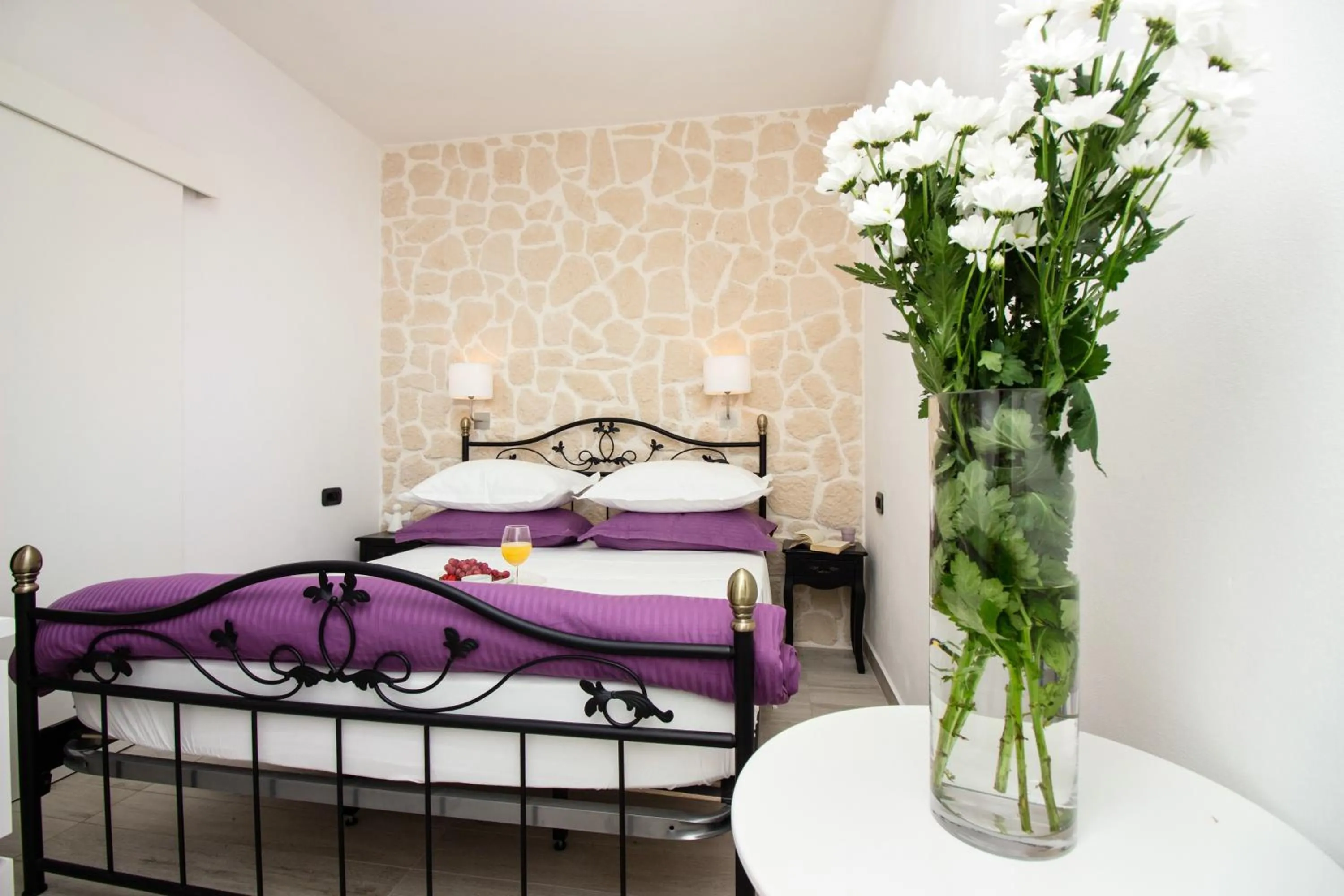 Bedroom, Bed in Apartments Satis