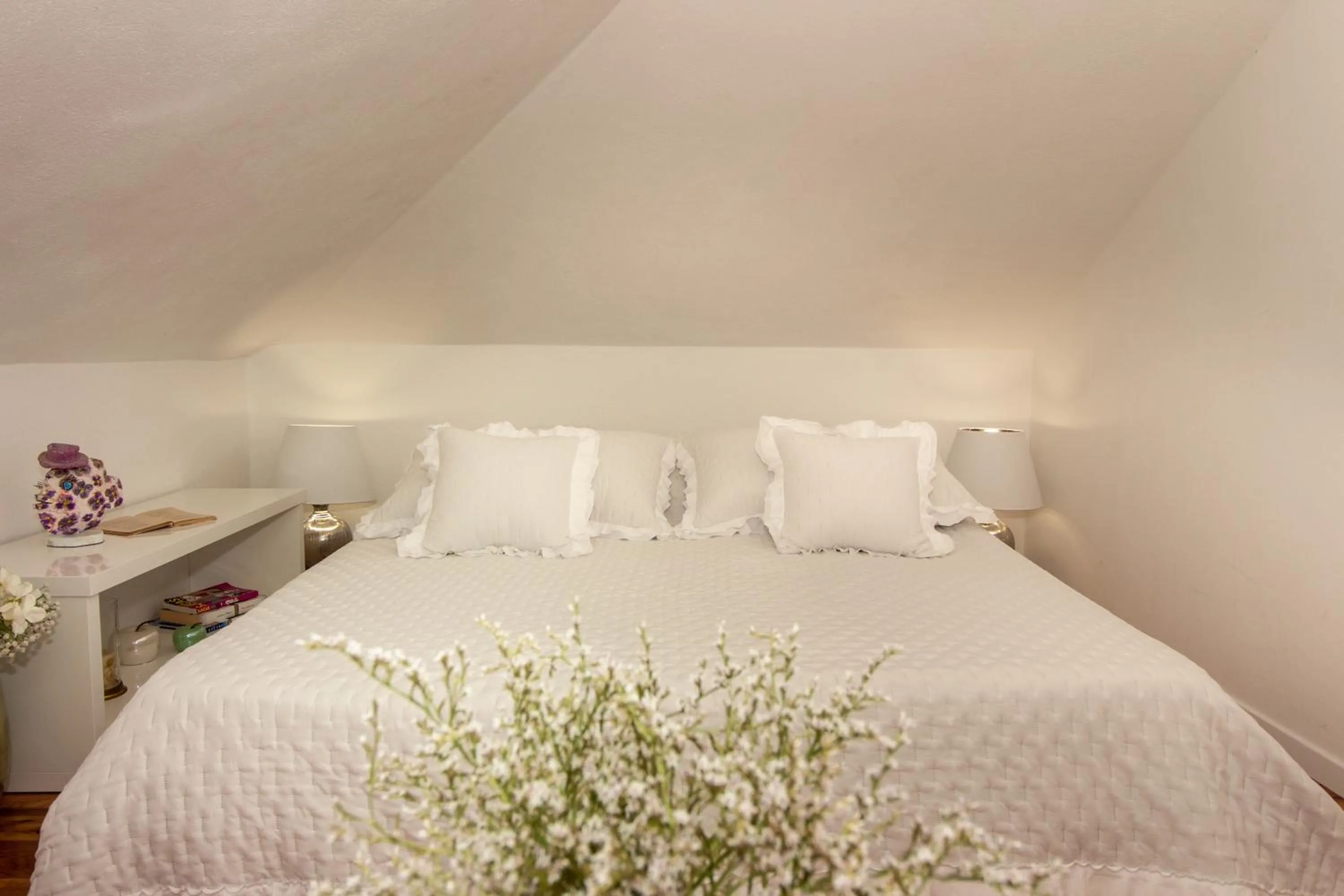 Bedroom, Bed in Apartments Satis