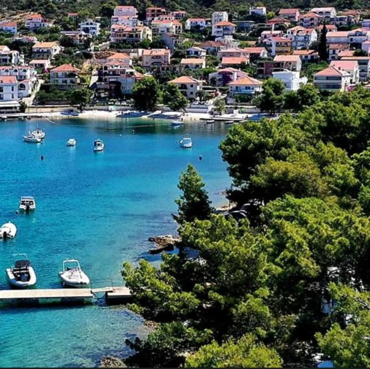 Beach in Apartments Satis