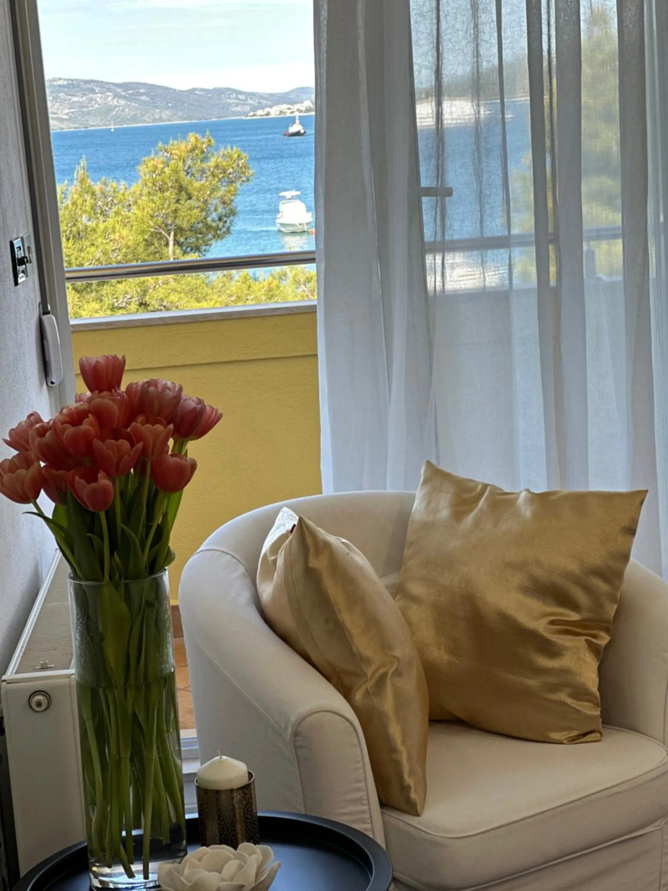 Sea view in Apartments Satis