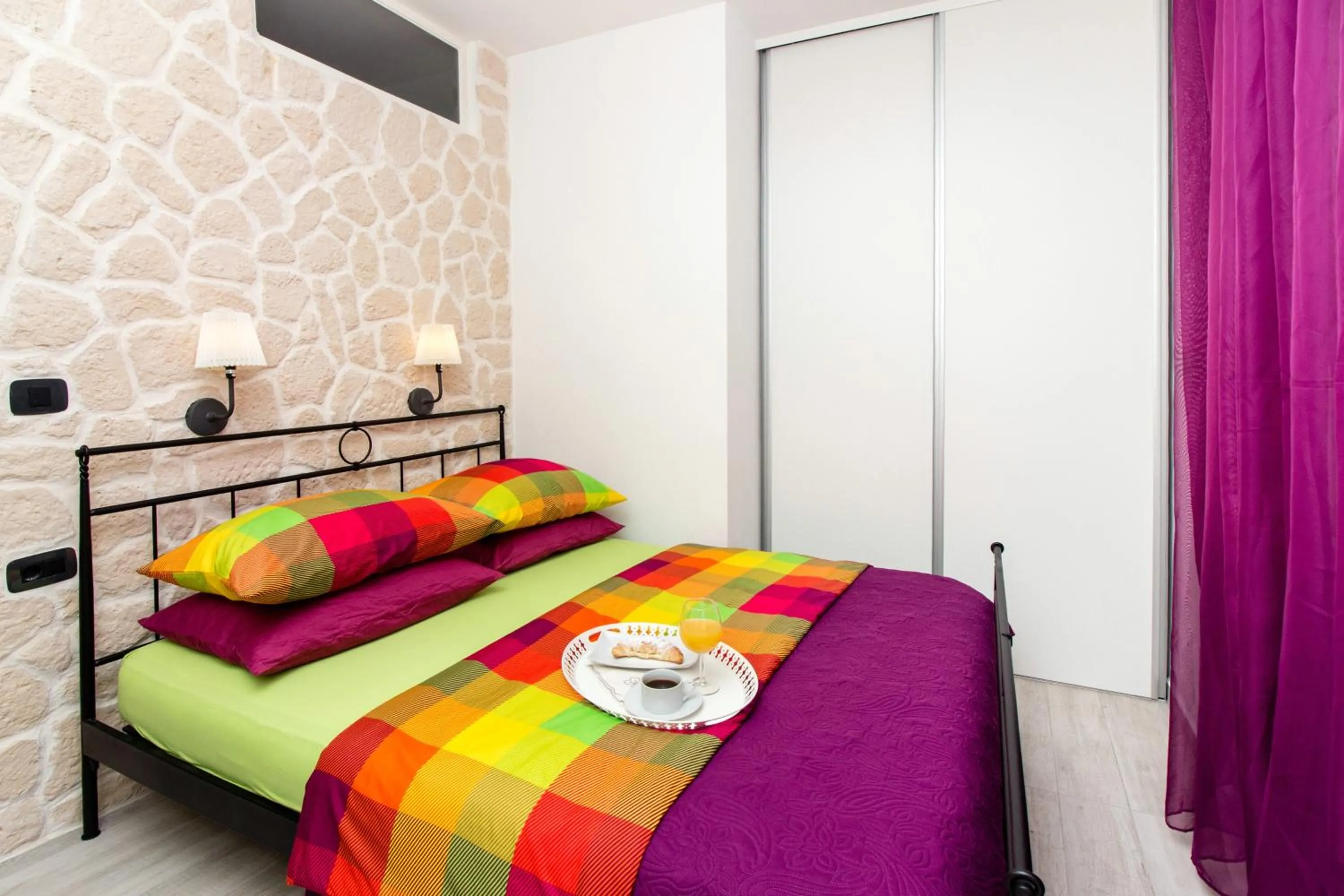 Bed in Apartments Satis