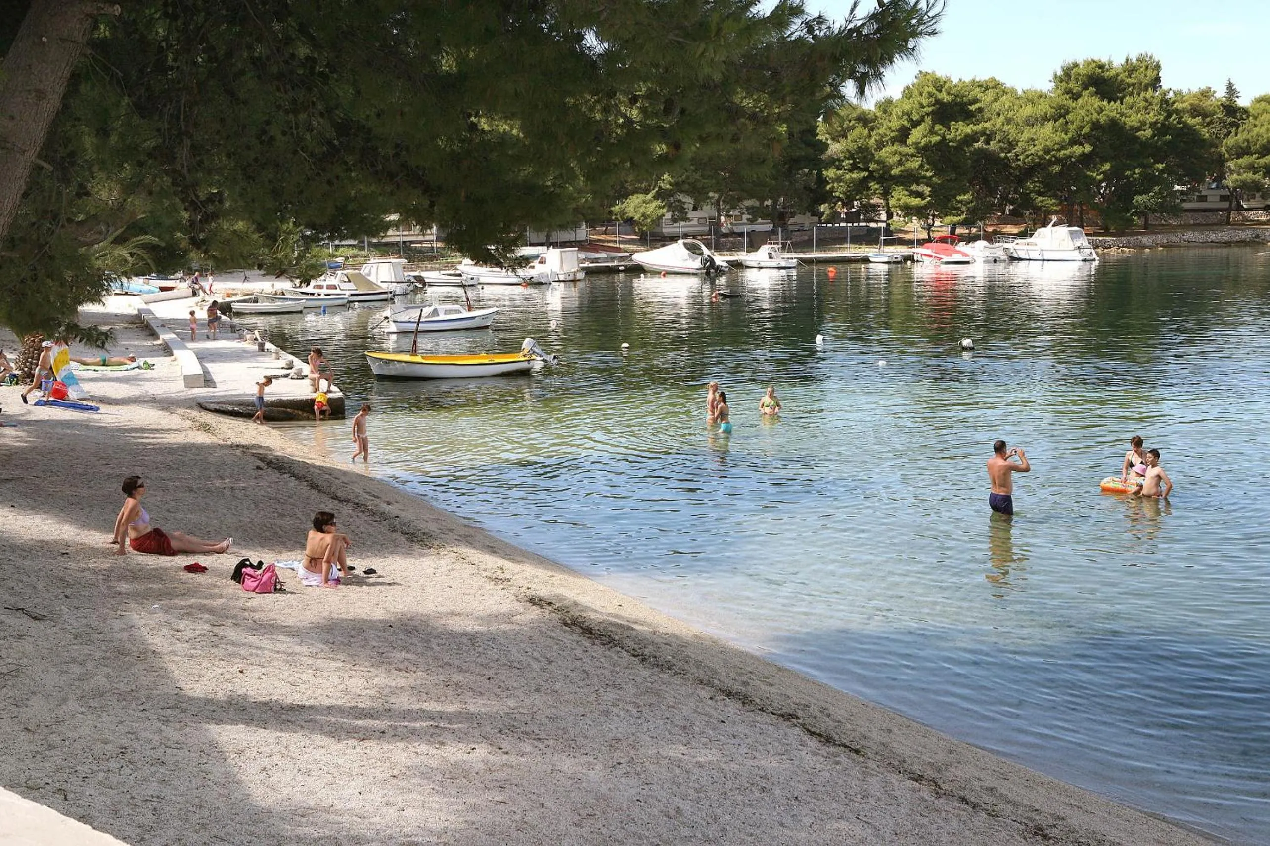 Beach in Apartments Satis