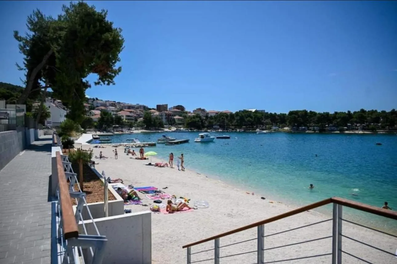 Beach in Apartments Satis