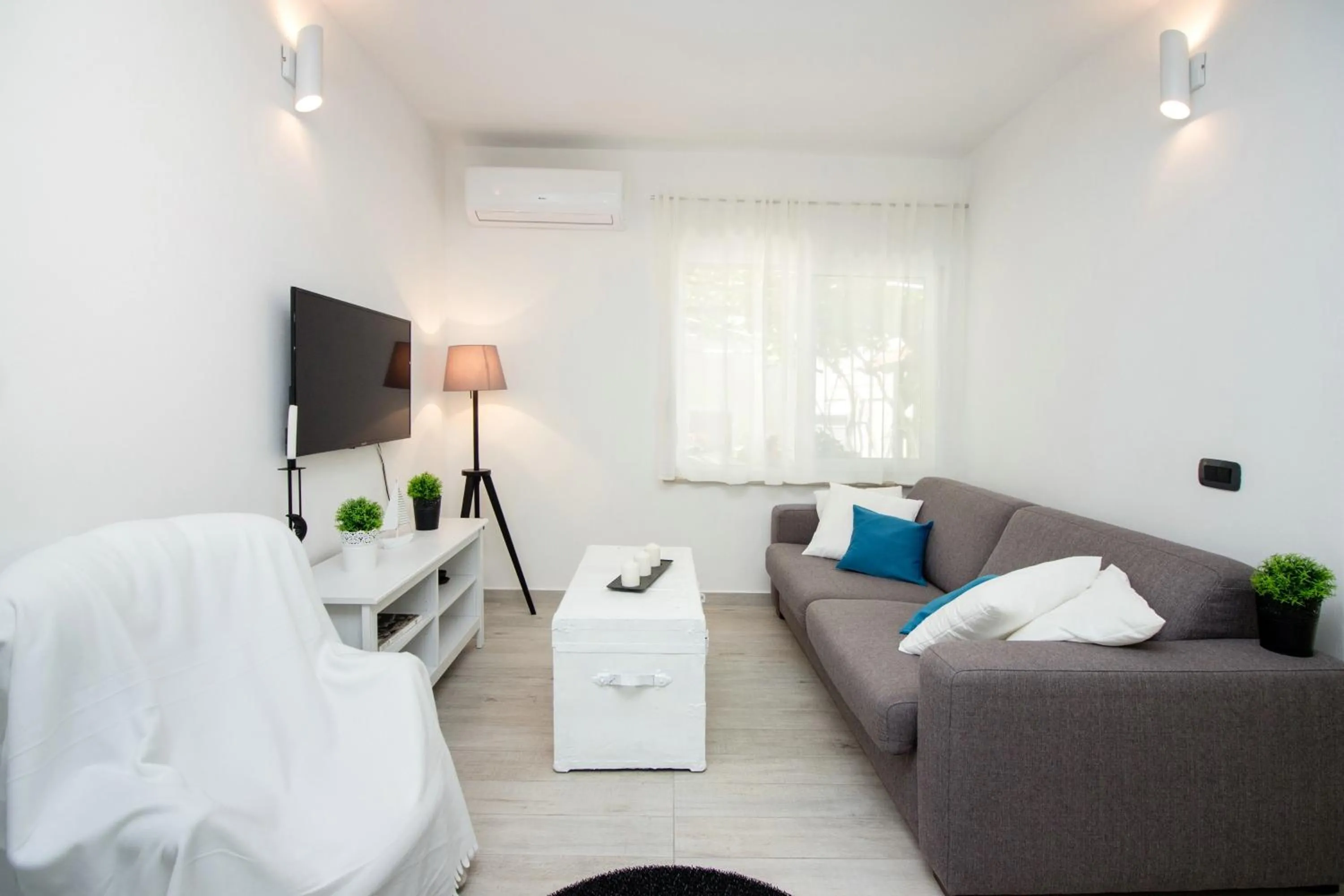 Living room, Bed in Apartments Satis