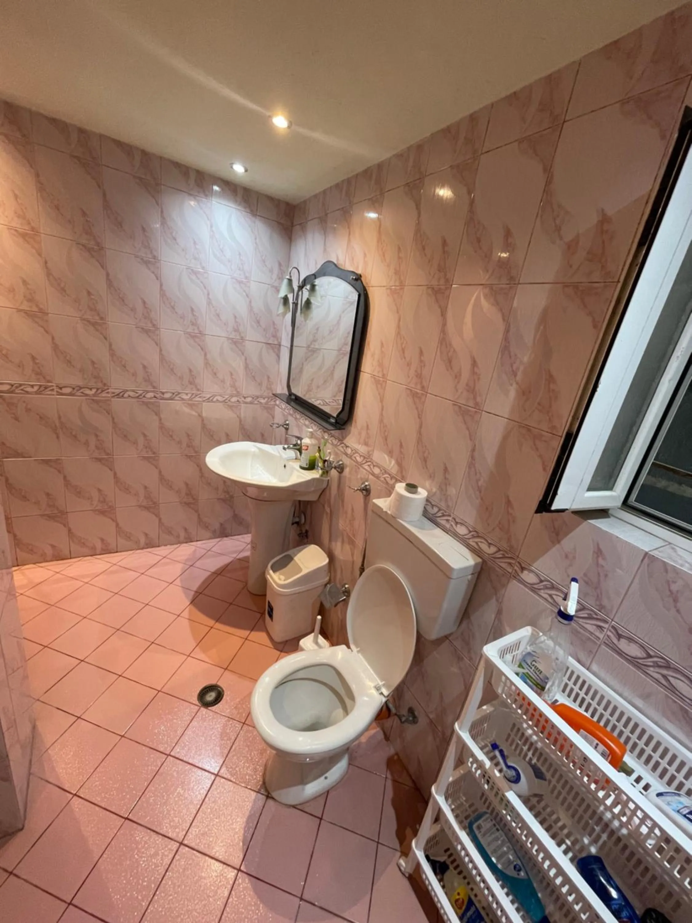 Shower in Vlora Backpackers Hostel & Bar LUNGOMARE
