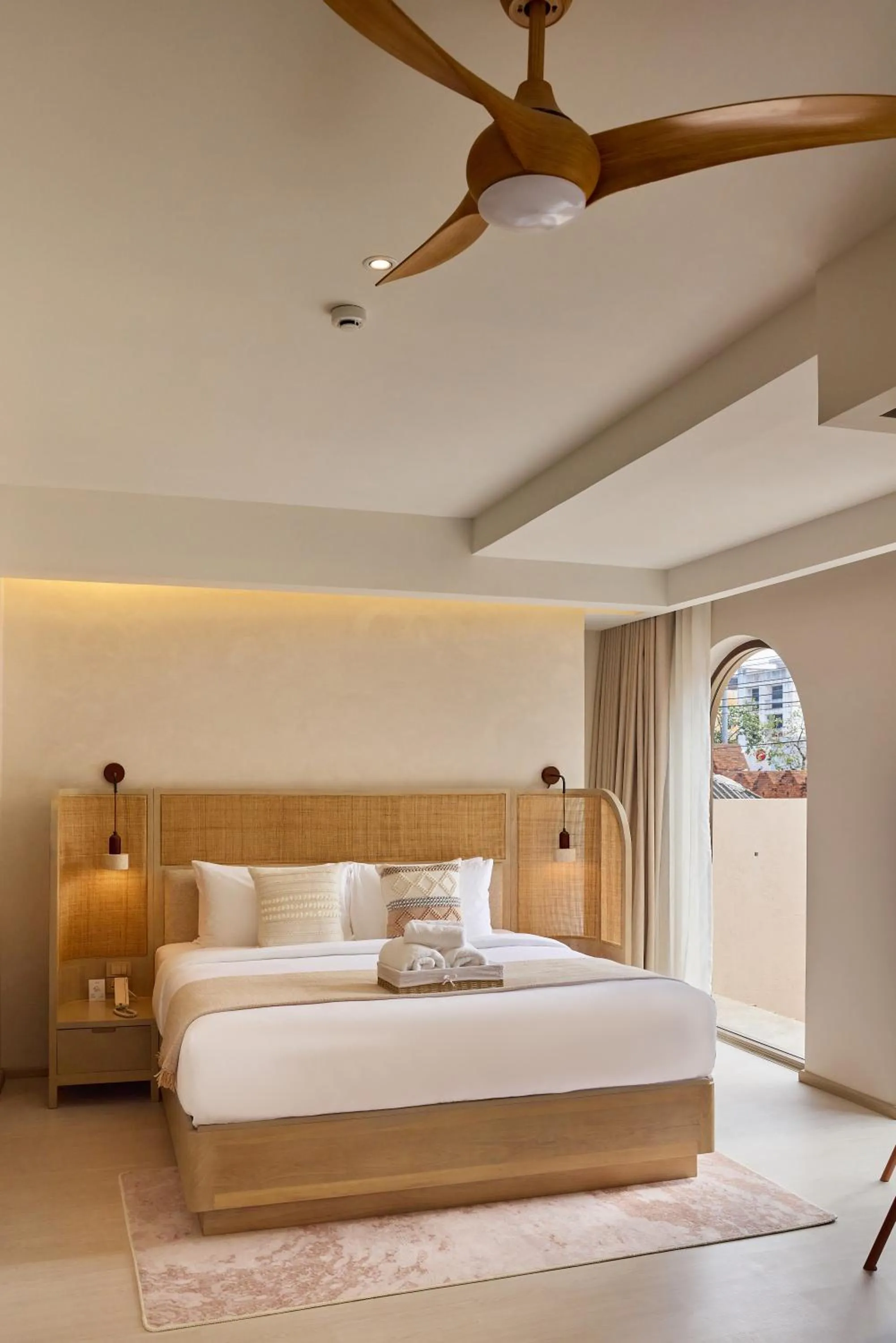 Bed in PE-LA Thapae Boutique Hotel