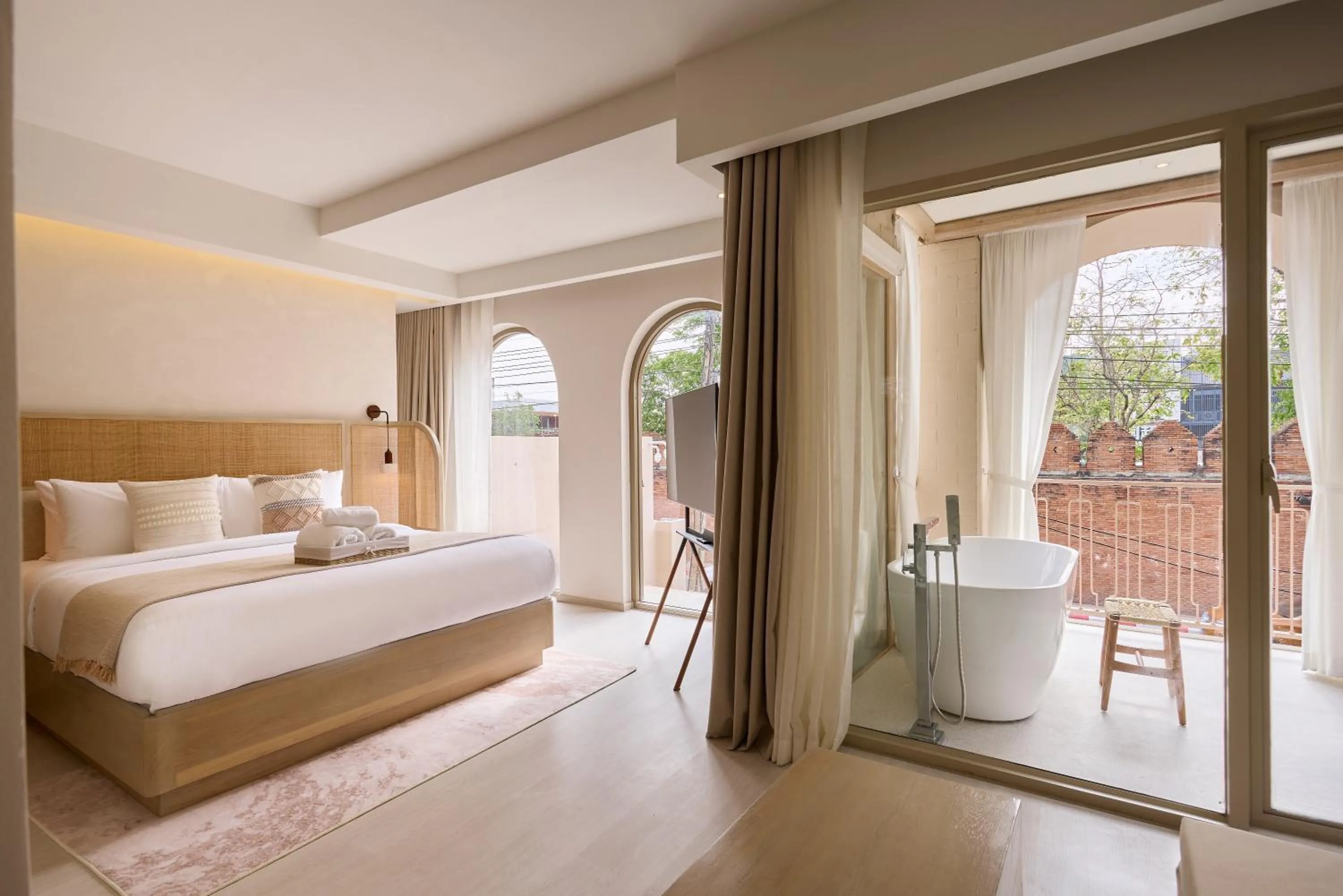 Bed in PE-LA Thapae Boutique Hotel