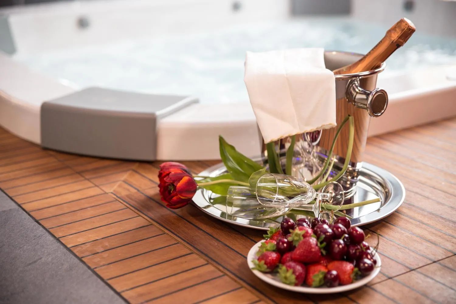 Hot Tub in Bhagya