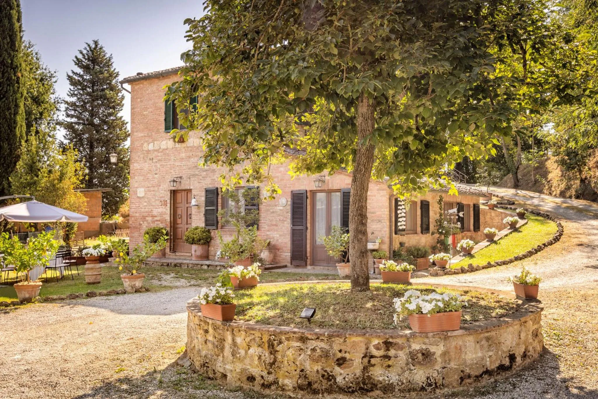 Garden in L'Angolino di Martiena, amazing view in Montepulciano