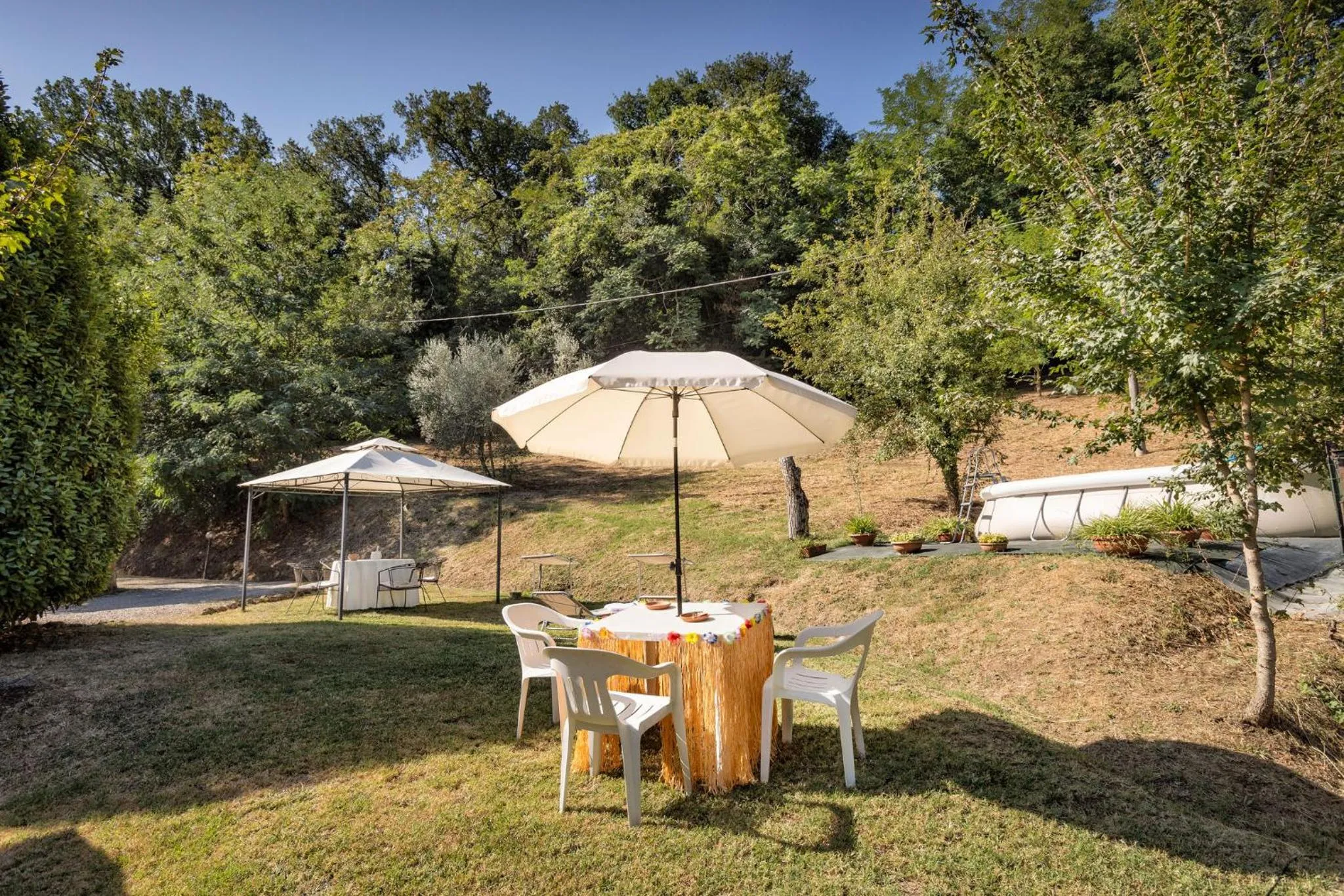 Swimming pool in L'Angolino di Martiena, amazing view in Montepulciano