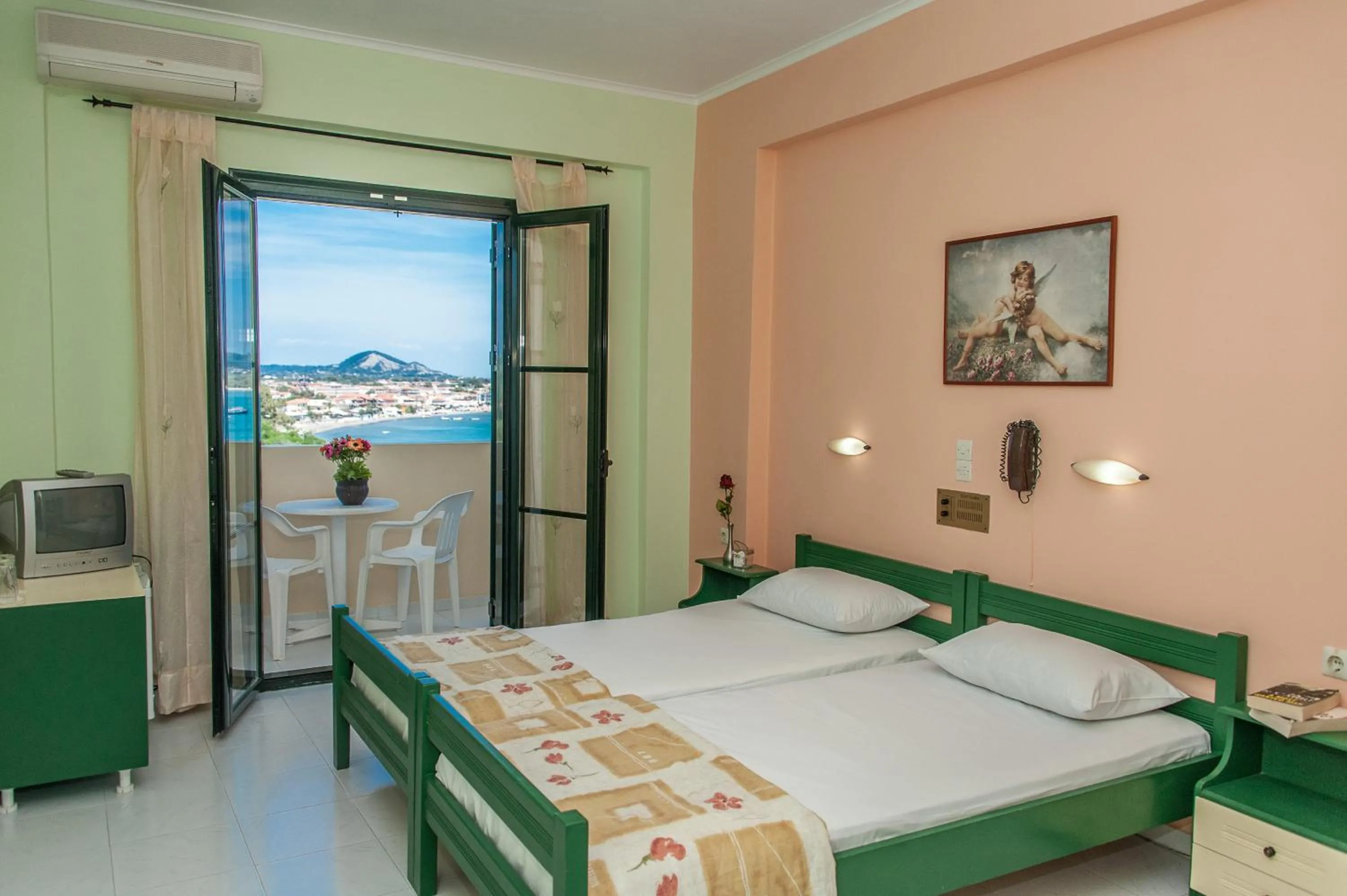 Bed in Bozikis Palace Hotel