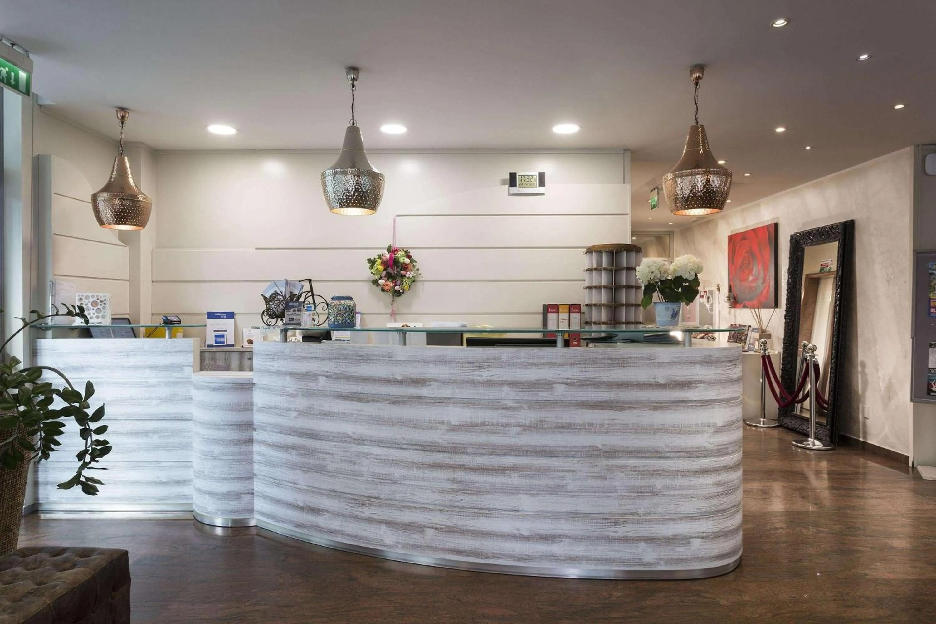 Lobby or reception in Best Western Maison B Hotel