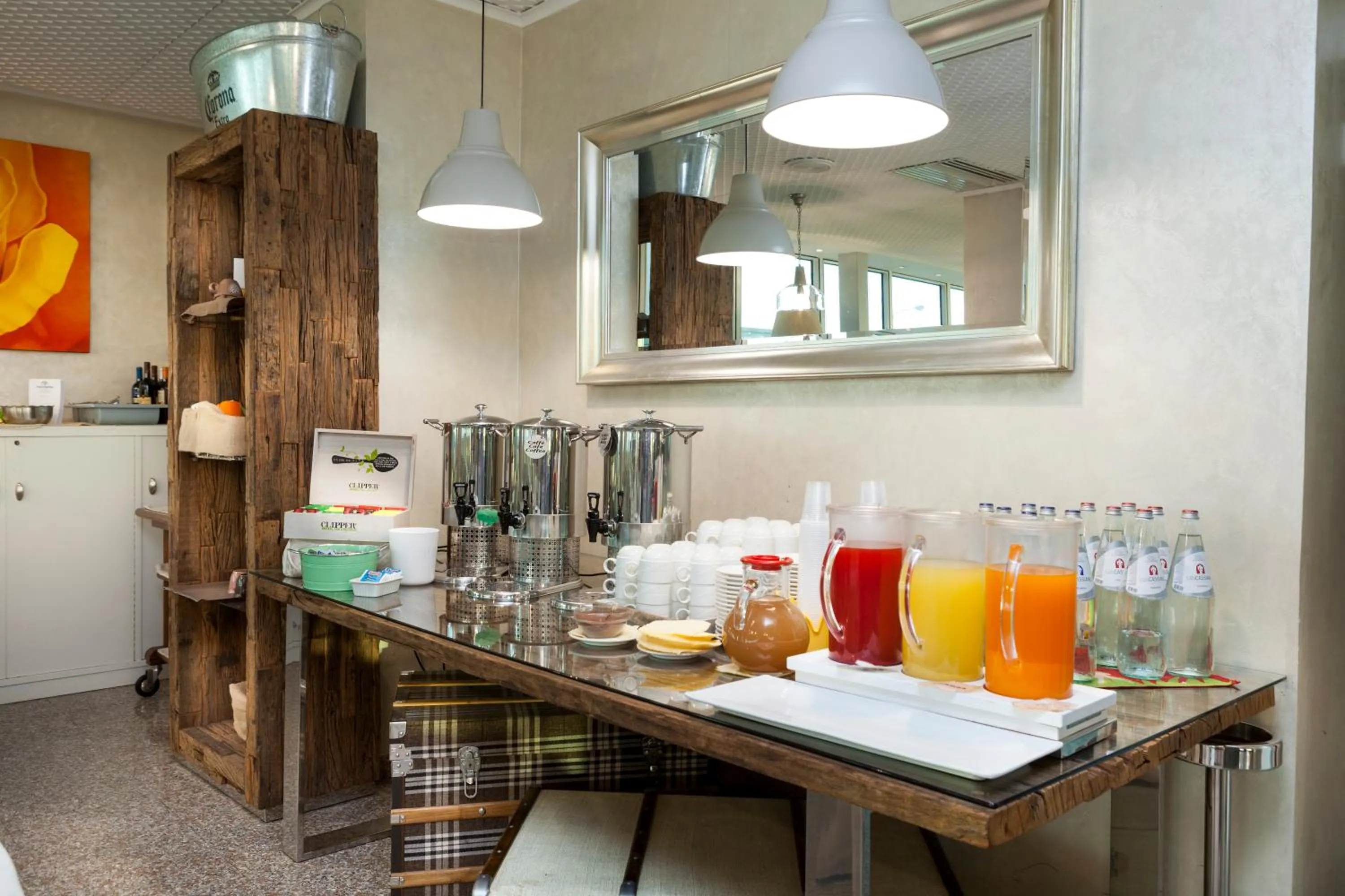 Coffee/tea facilities in Best Western Maison B Hotel