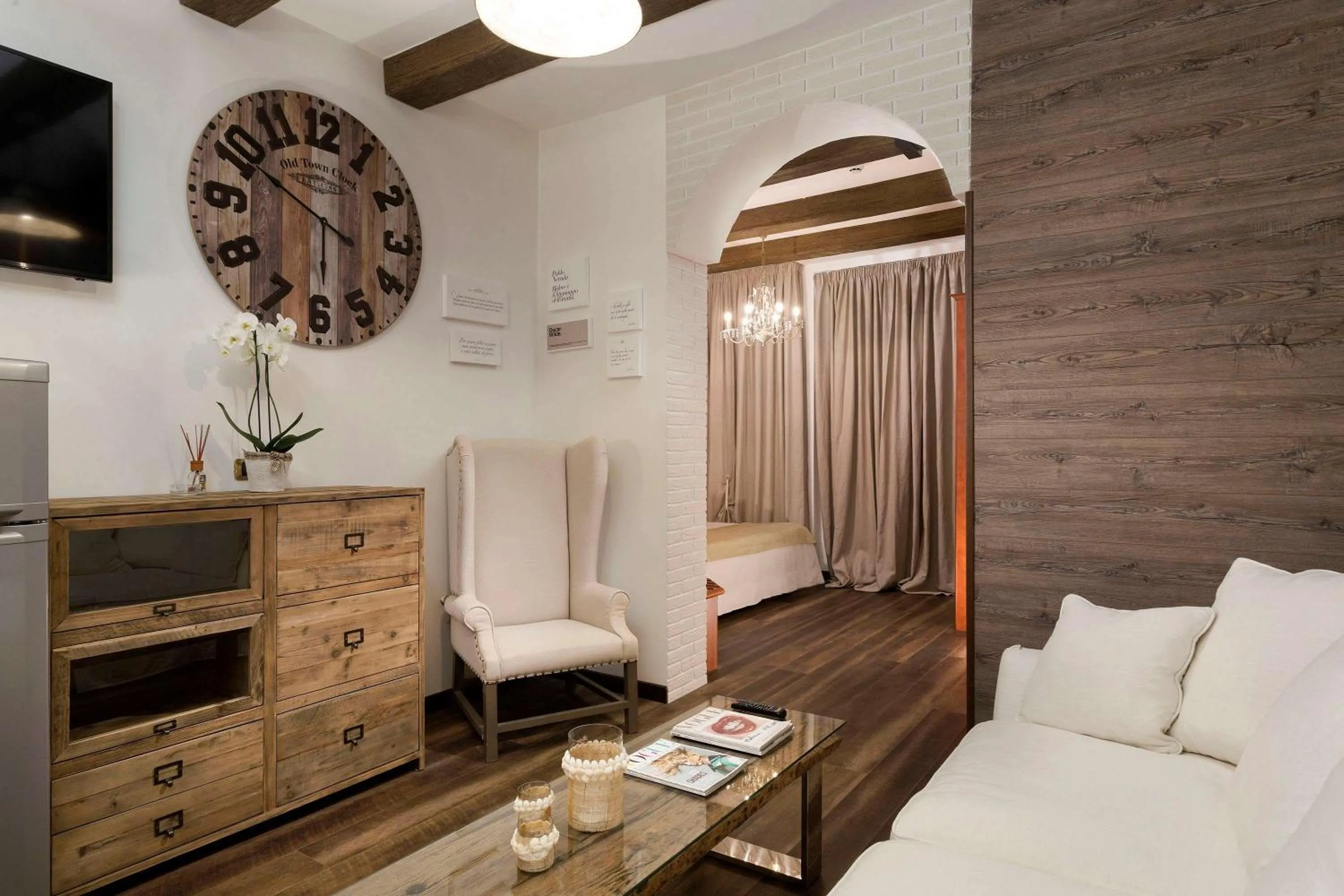 Photo of the whole room, Bed in Best Western Maison B Hotel