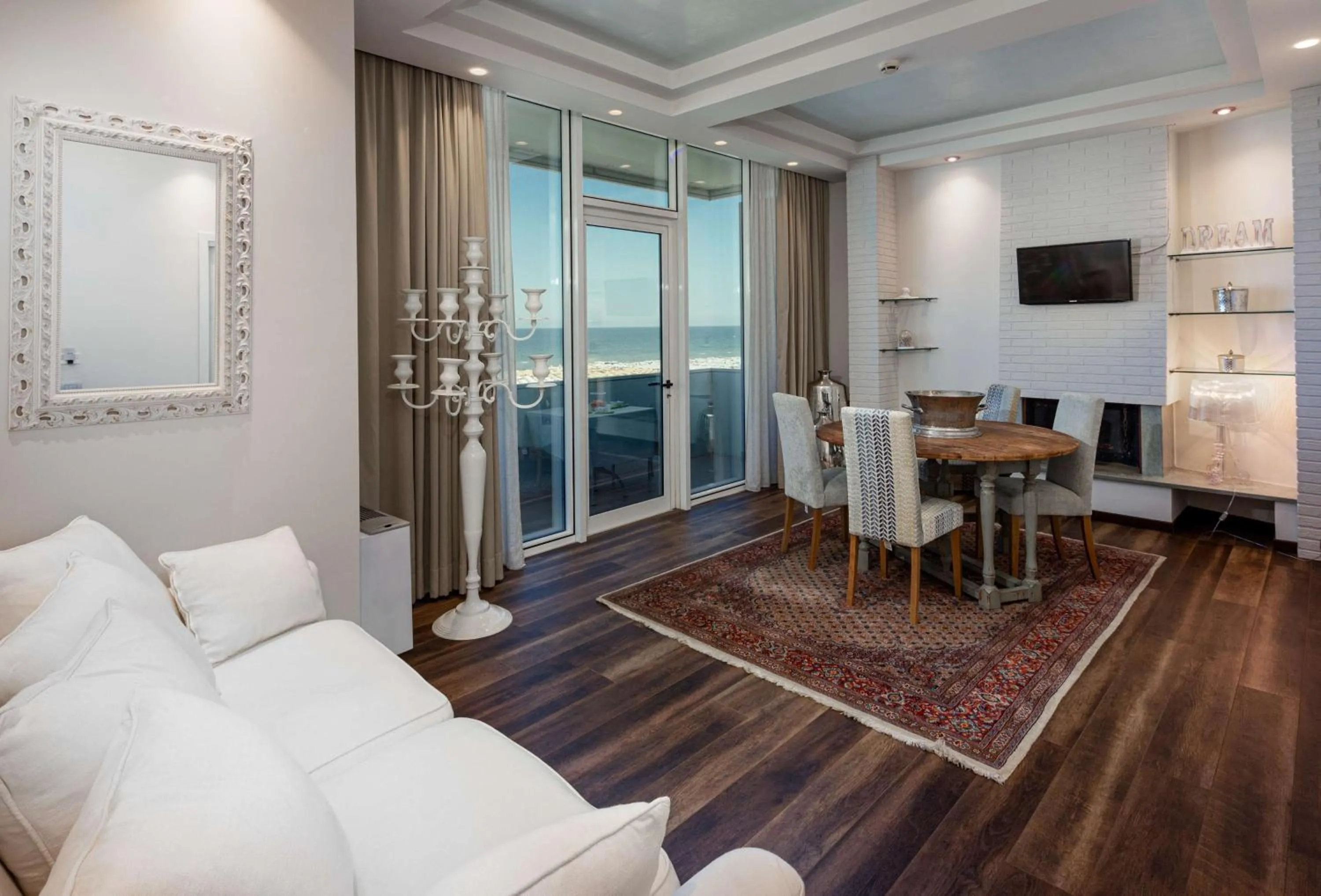 Lobby or reception in Best Western Maison B Hotel