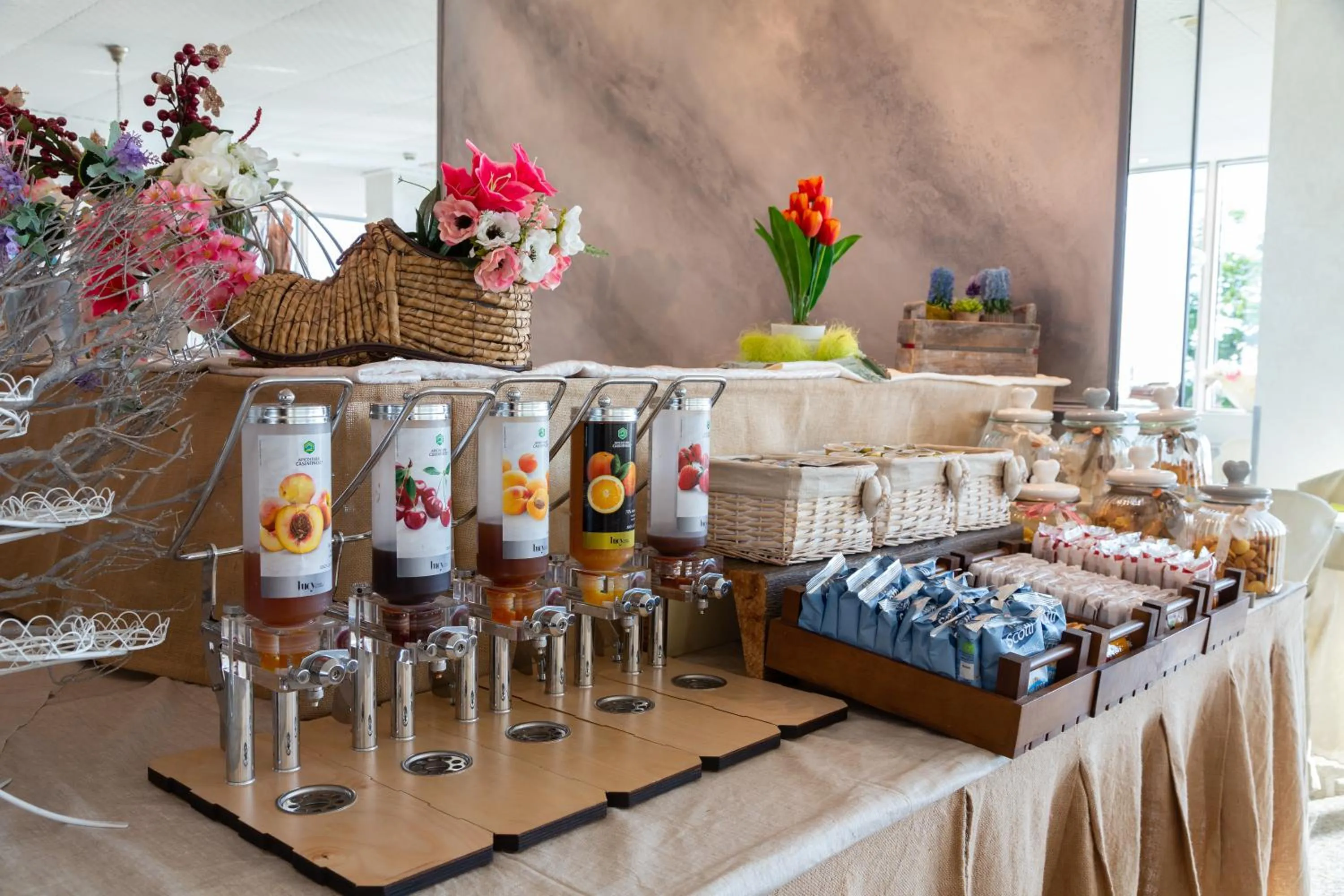 Food and drinks in Best Western Maison B Hotel