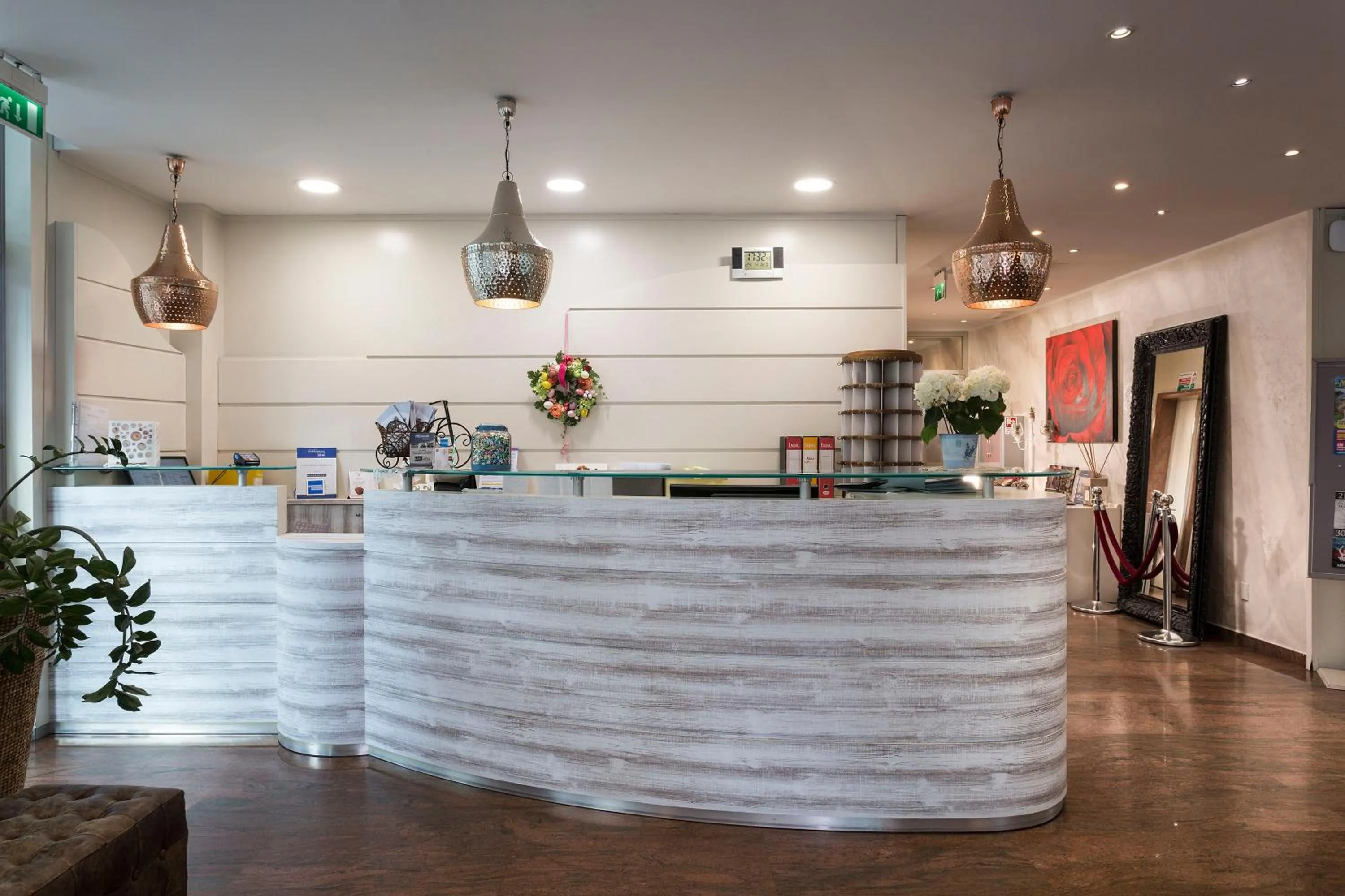 Lobby or reception in Best Western Maison B Hotel