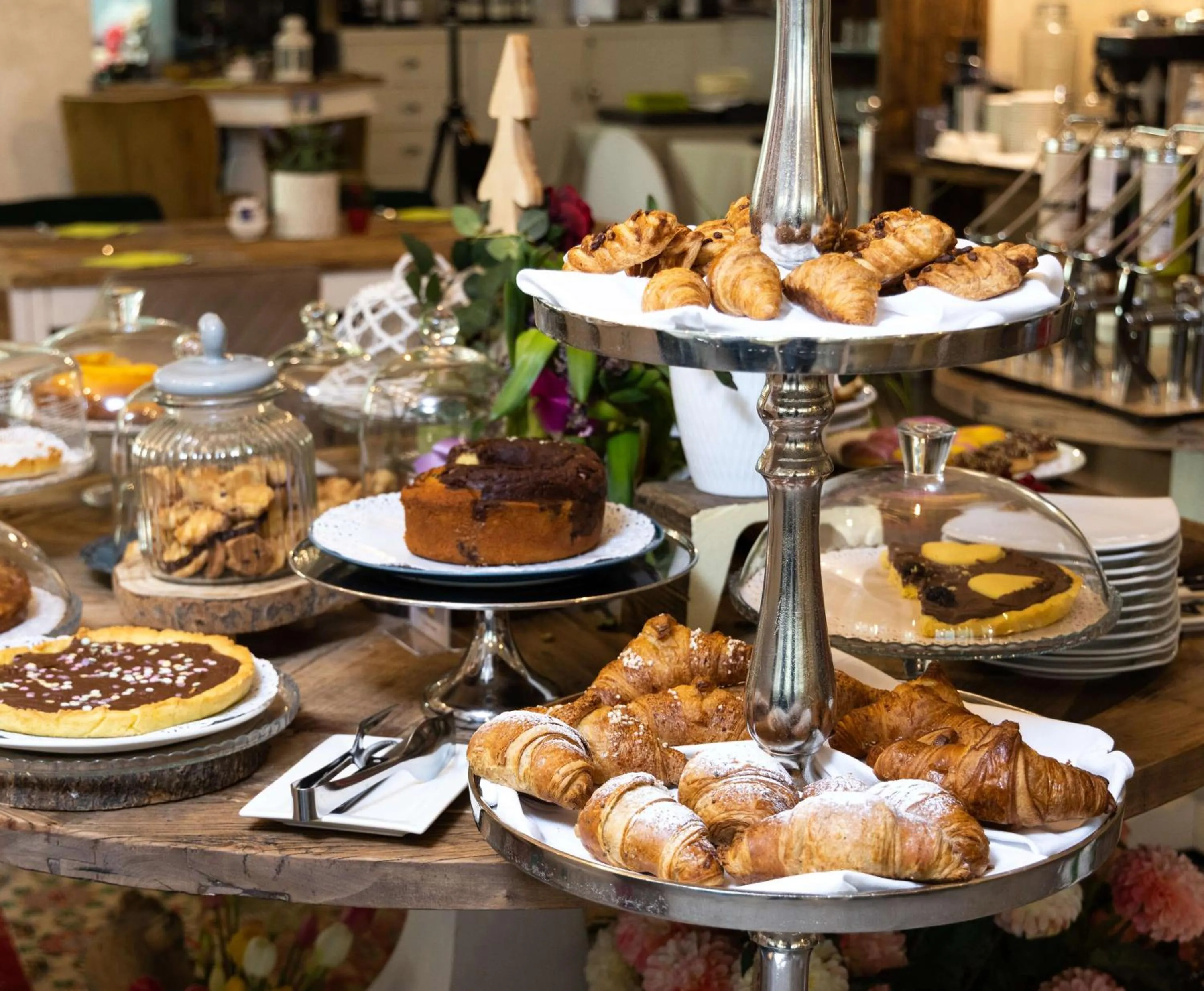 Breakfast in Best Western Maison B Hotel