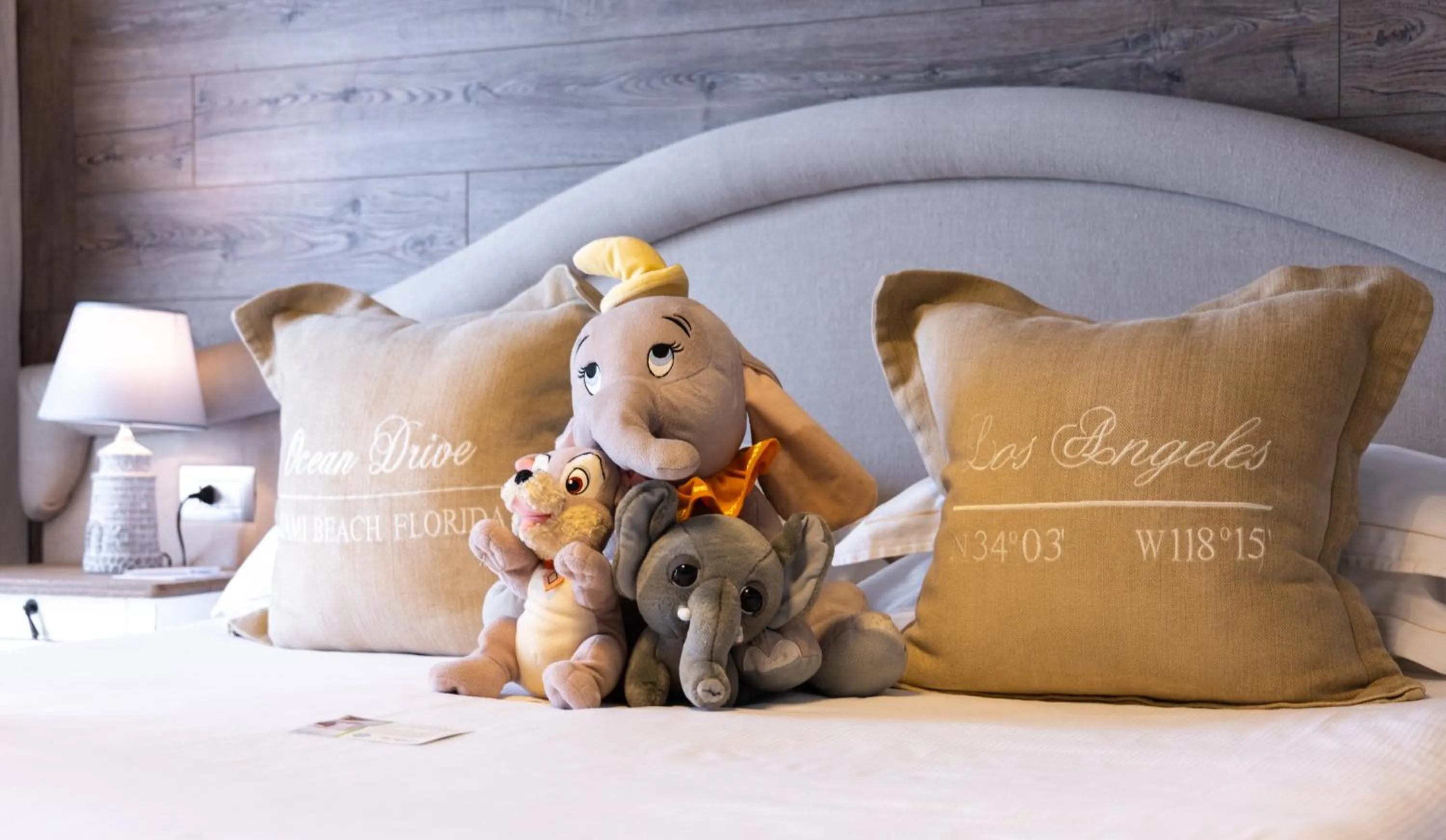 Bed in Best Western Maison B Hotel