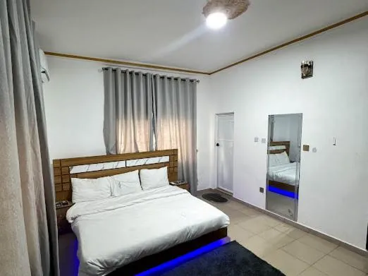 Bed in DEE OS' Hotel