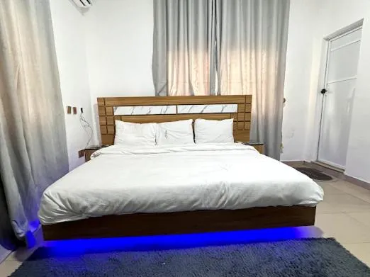 Bed in DEE OS' Hotel
