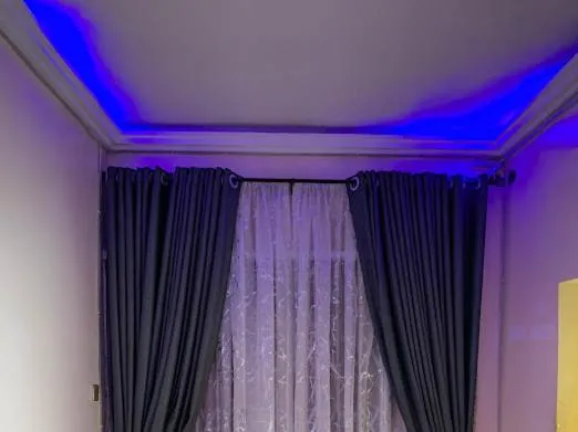DEE OS' Hotel