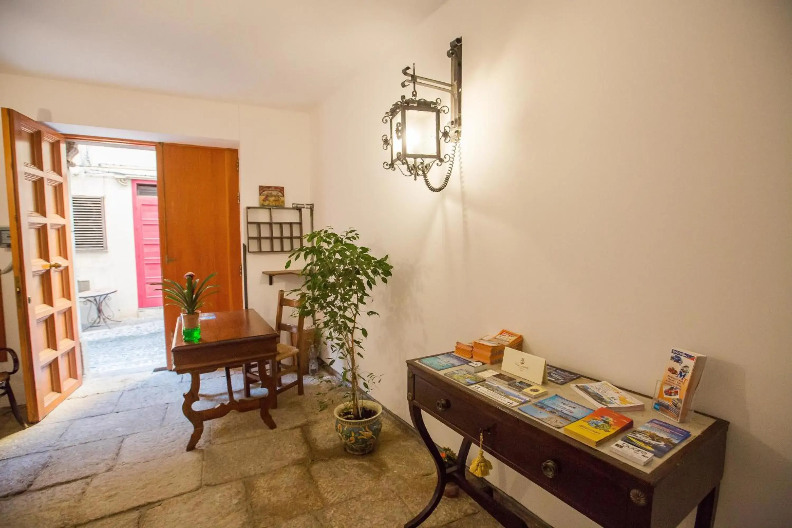 Lobby or reception in Palazzo Raho Lobby or reception in Palazzo Raho