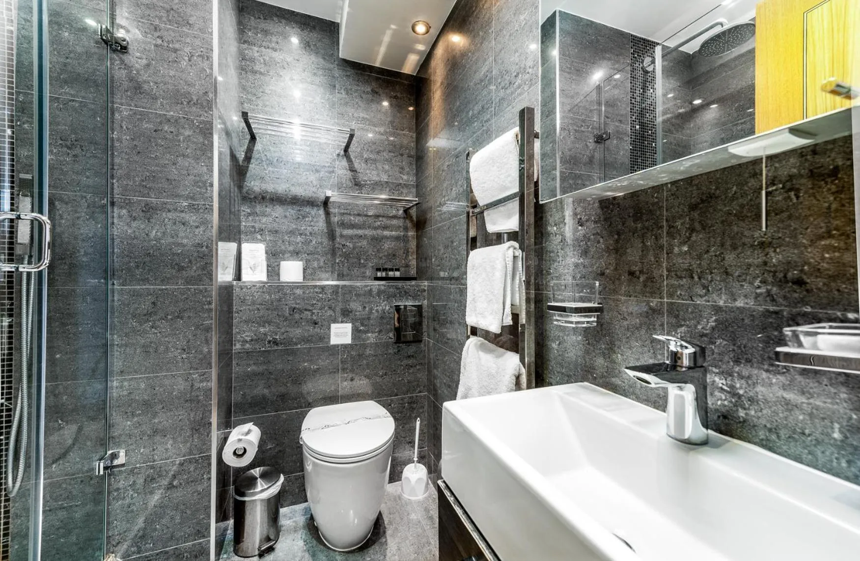 Bathroom in Nell Gwynn House