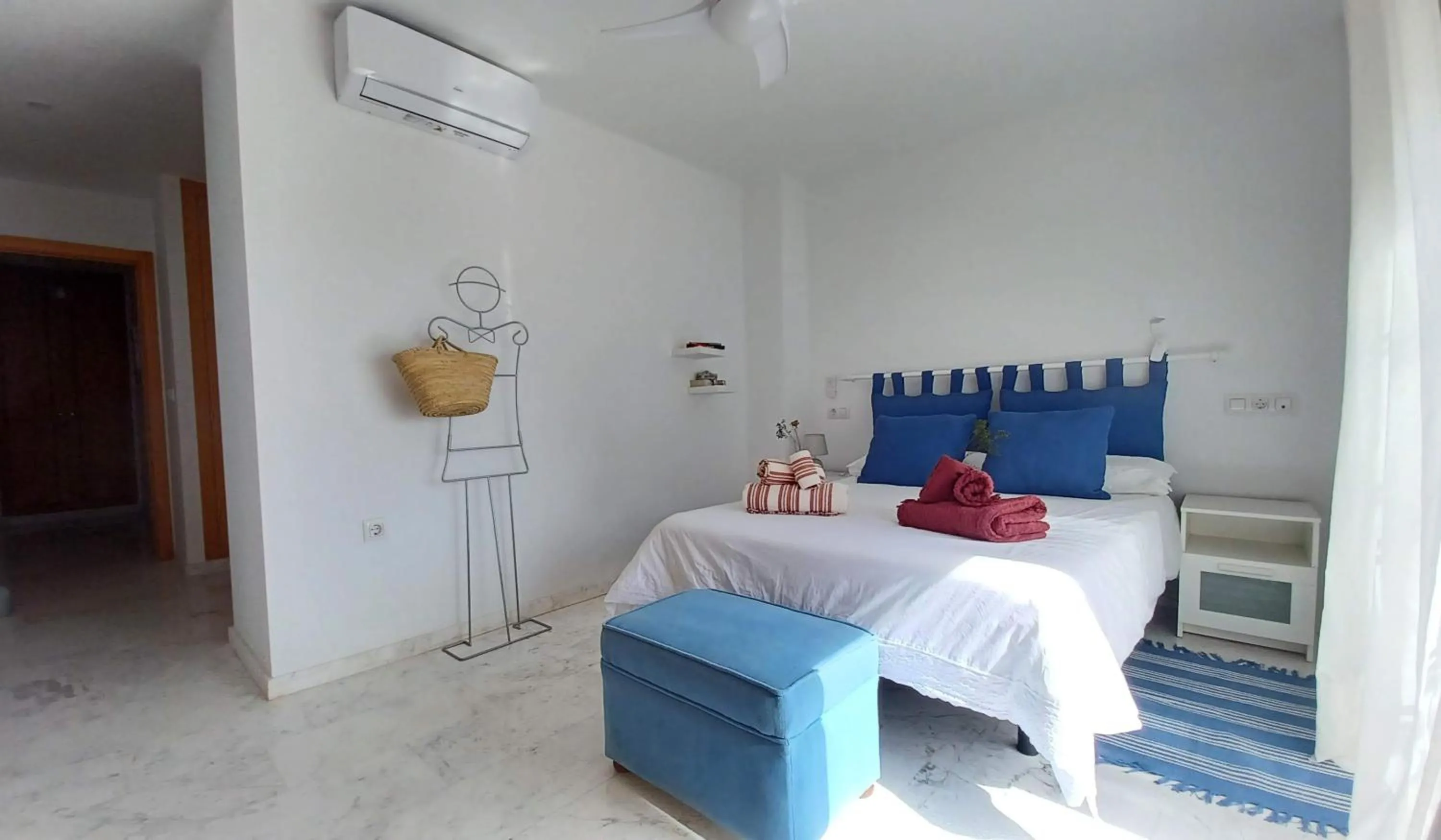 Shower, Bed in El Mirador "Lujo para 6 personas"