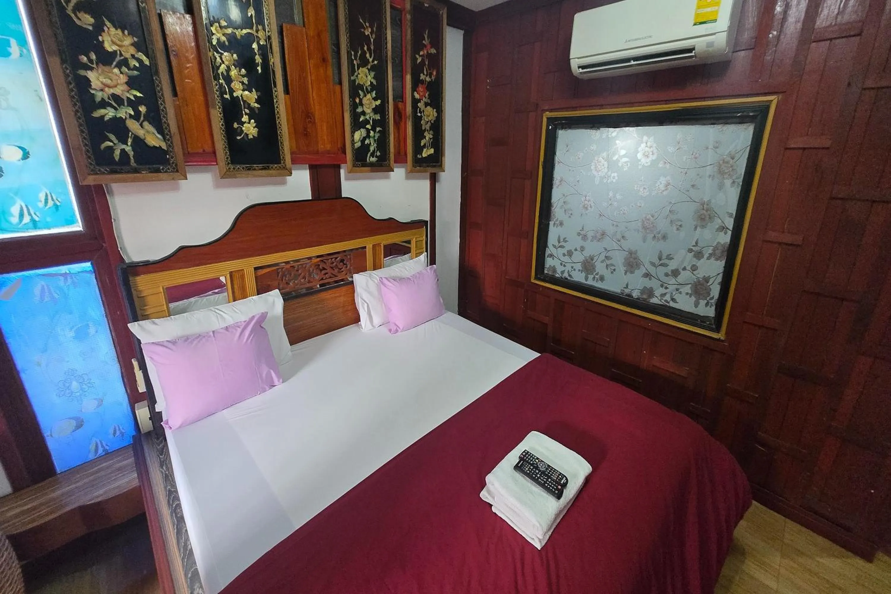 Bed in Ruean Mai KhiangLe Songkhla