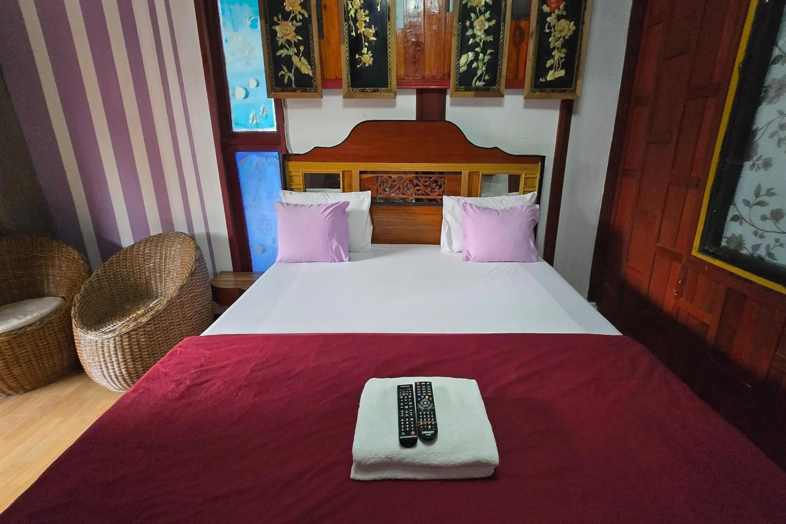 Bed in Ruean Mai KhiangLe Songkhla Bed in Ruean Mai KhiangLe Songkhla