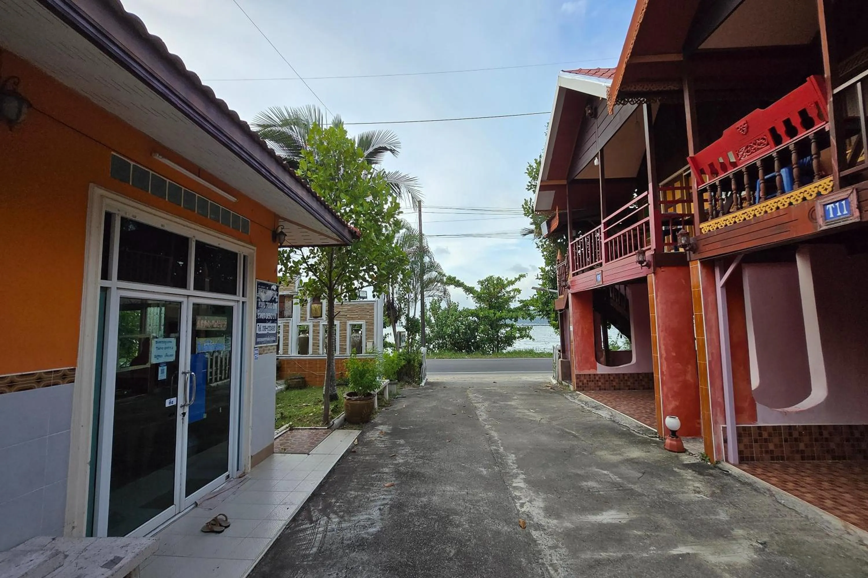 Property building in Ruean Mai KhiangLe Songkhla
