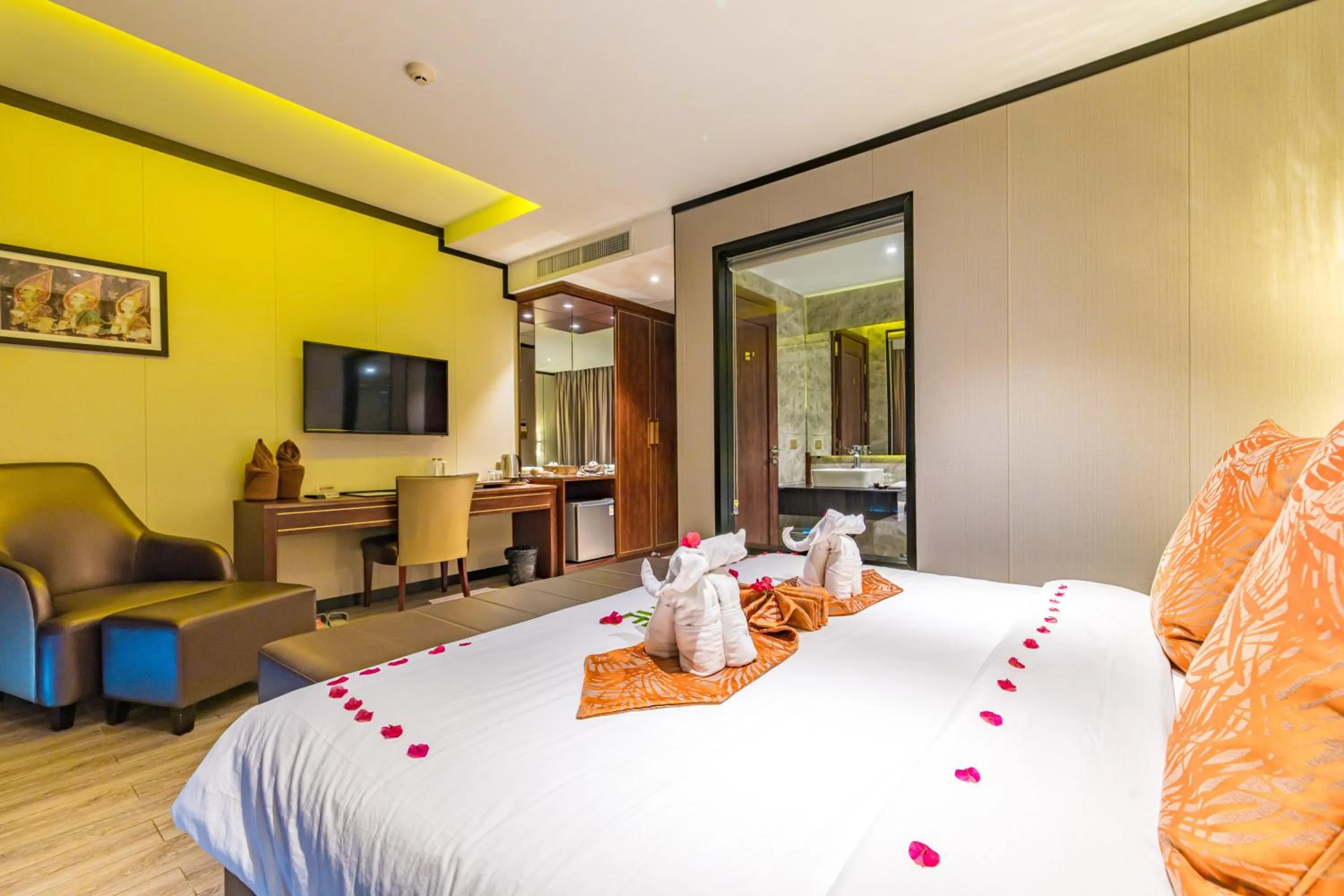 Bed in BJ & Radisson Sea View Hotel