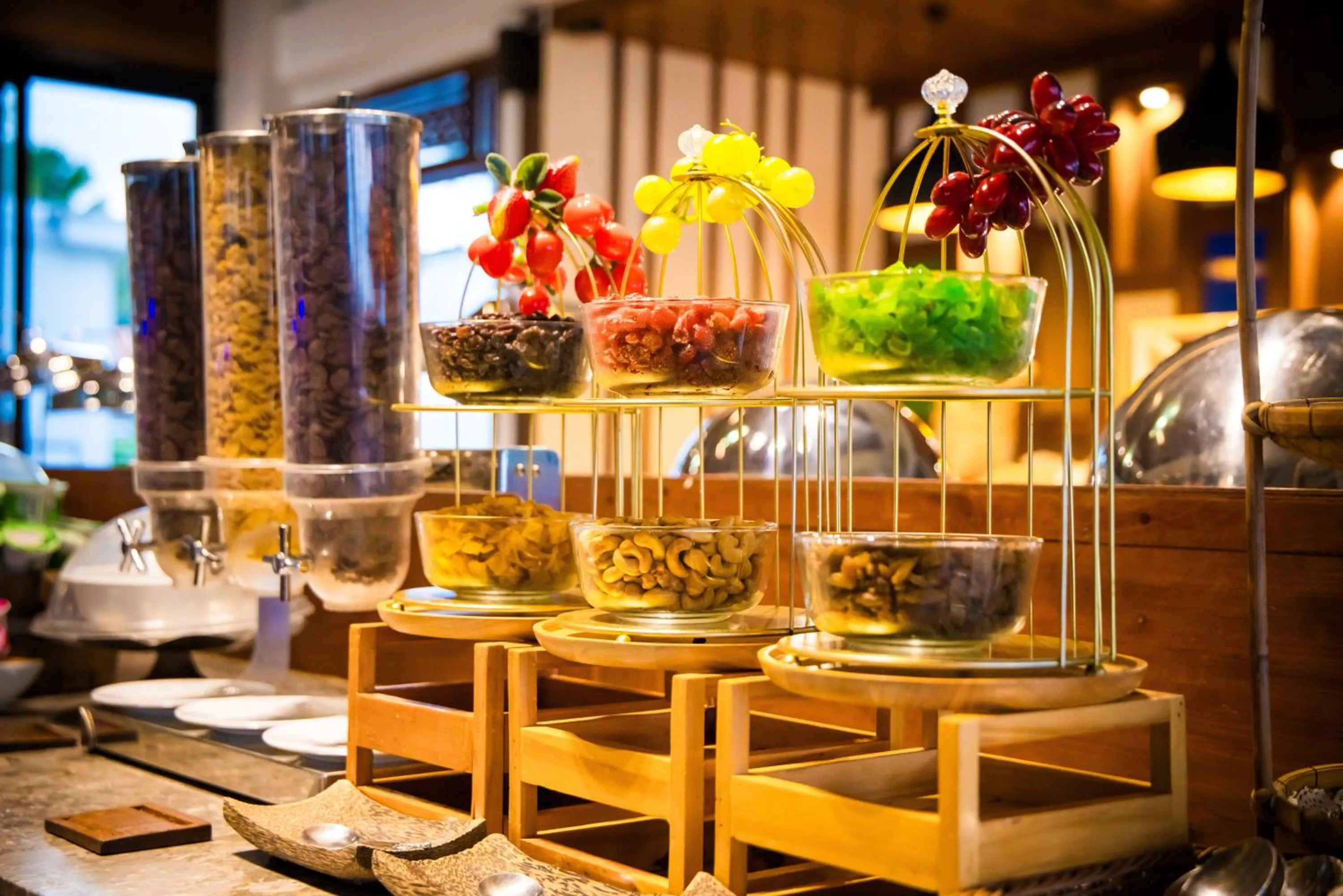 Restaurant/places to eat in BJ & Radisson Sea View Hotel