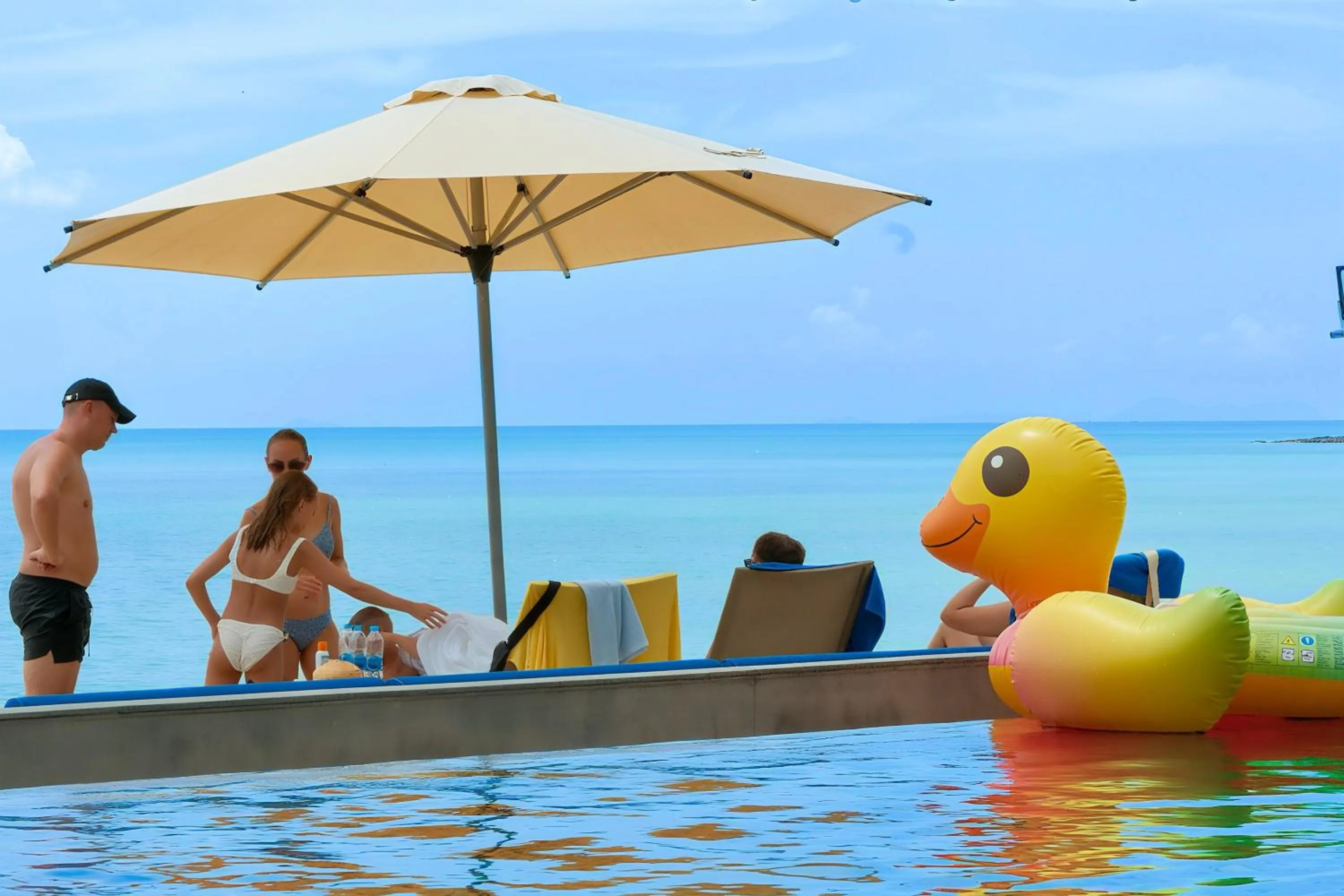 Swimming pool in Phuket Moonlit Bay Seaview Resort & Spa