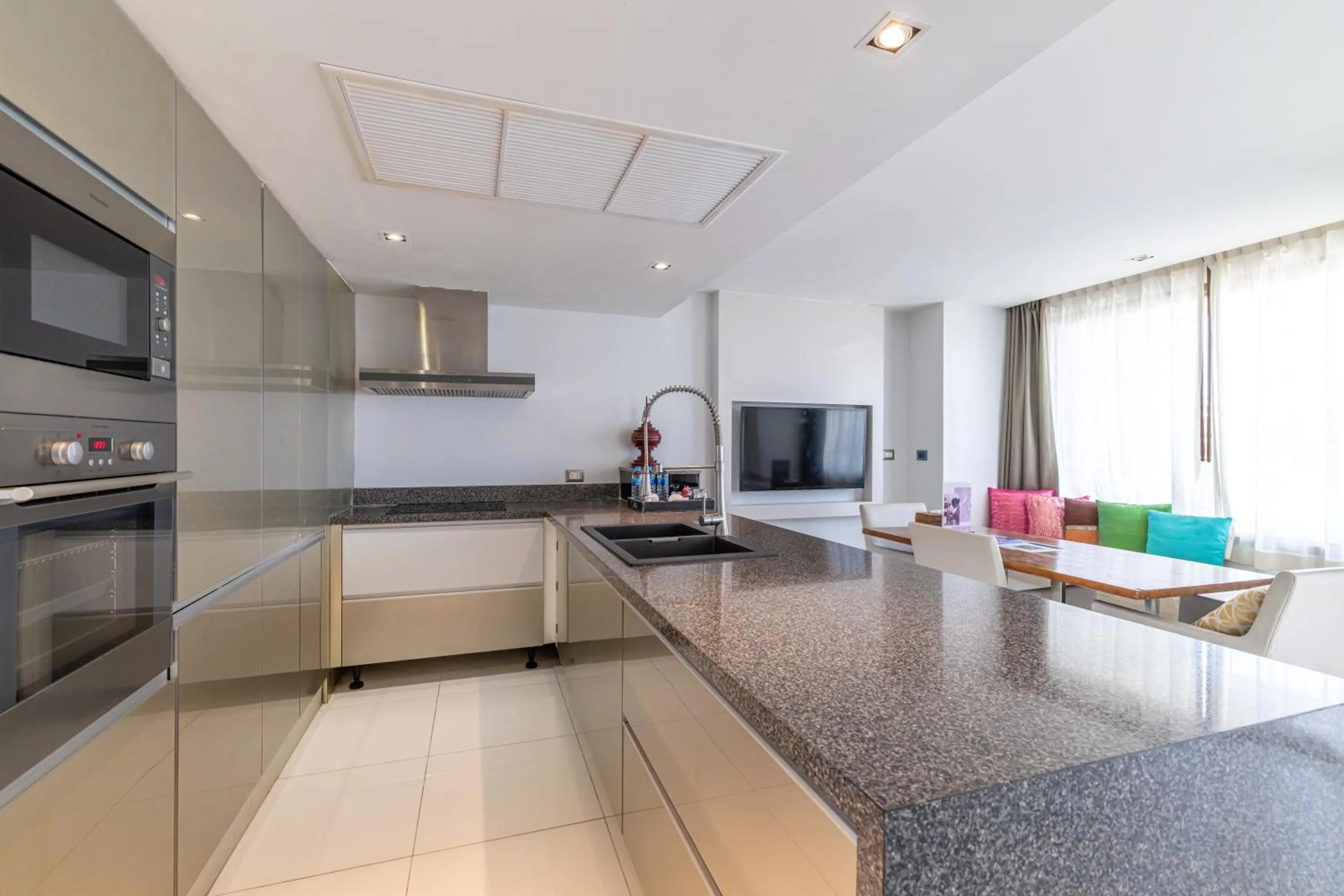 TV and multimedia in Phuket Moonlit Bay Seaview Resort & Spa